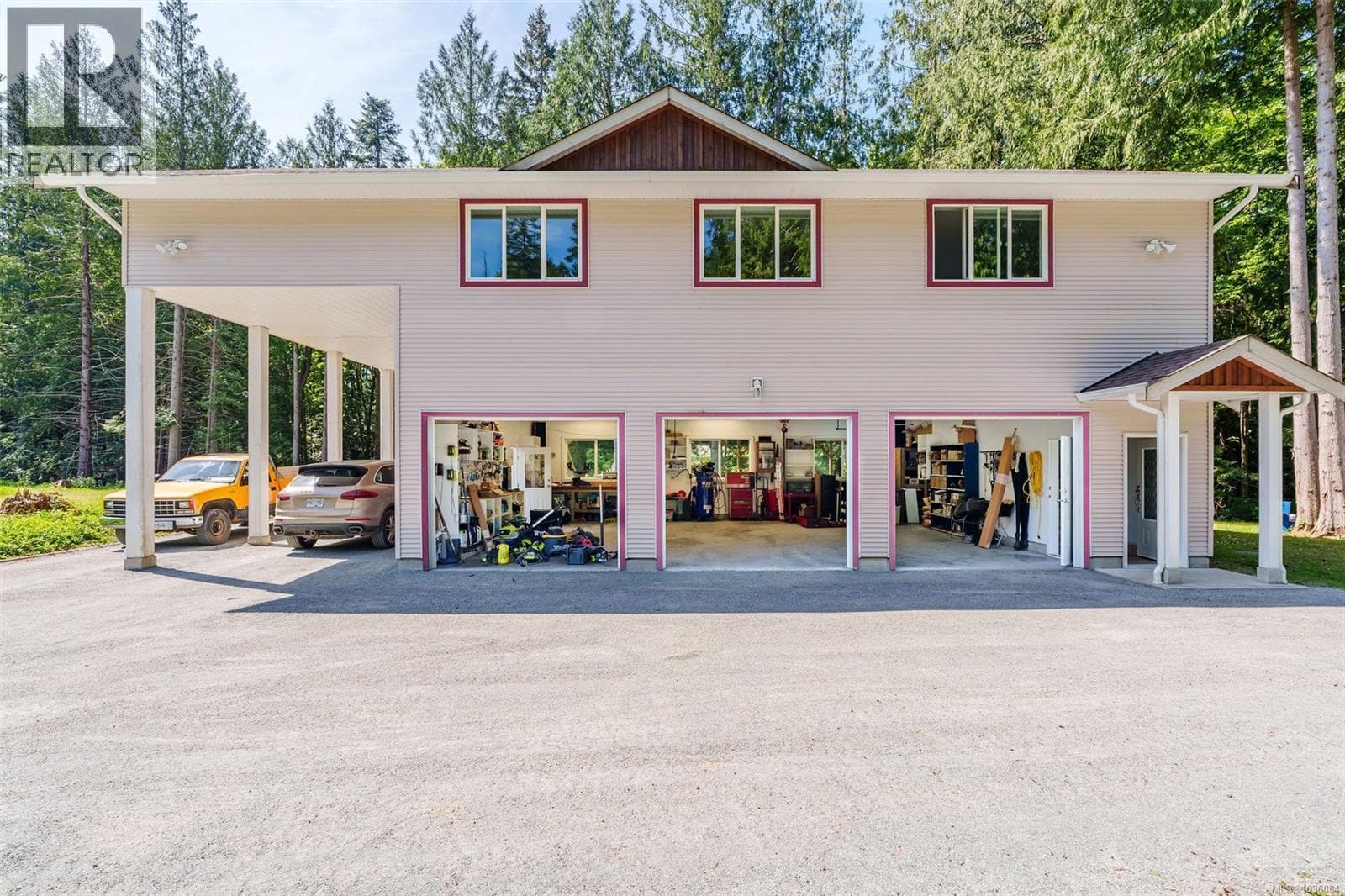 1520 Lazo Lane, Vancouver Island — photo 3