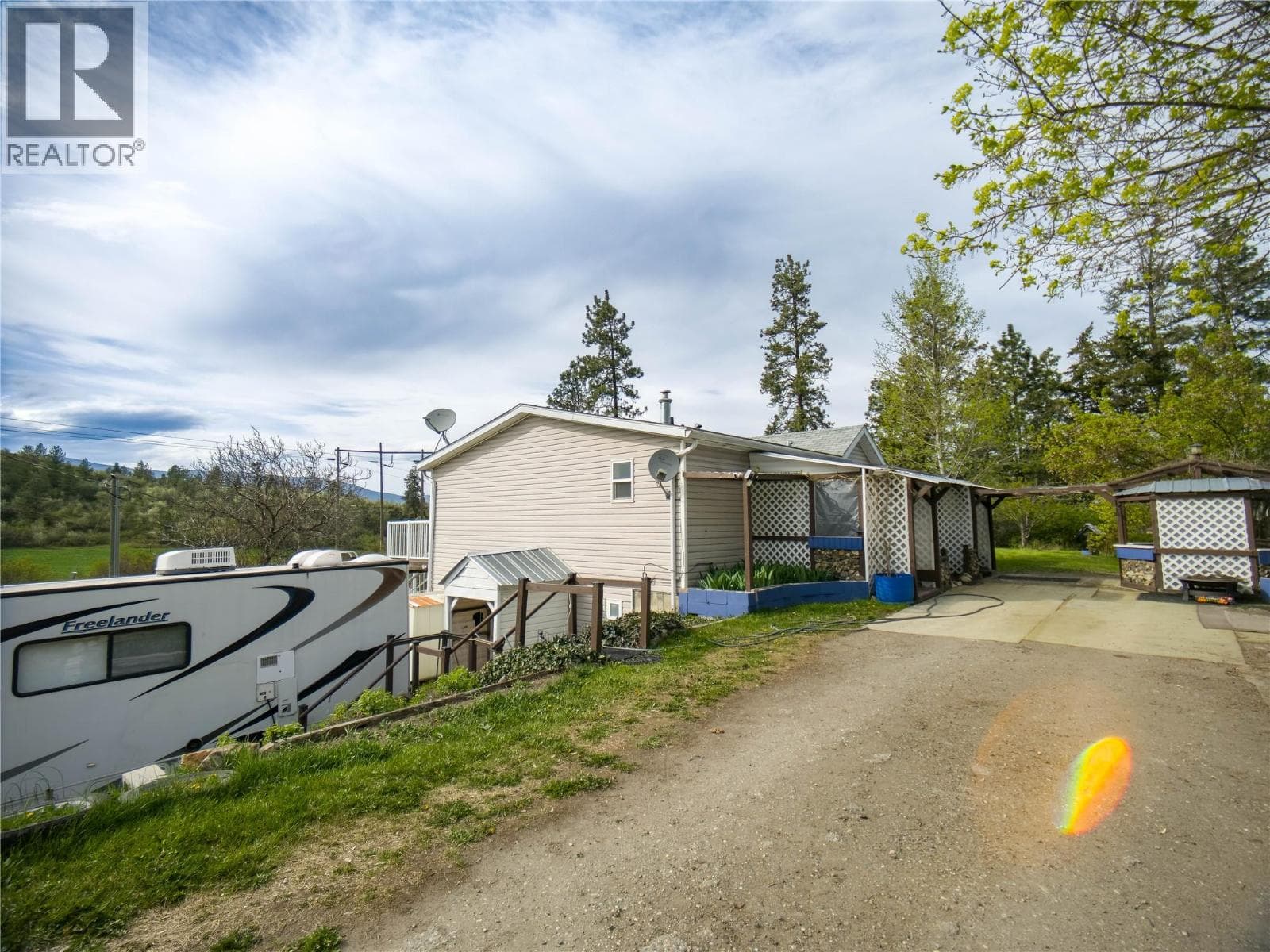 327 97A Highway, Interior REALTORS®