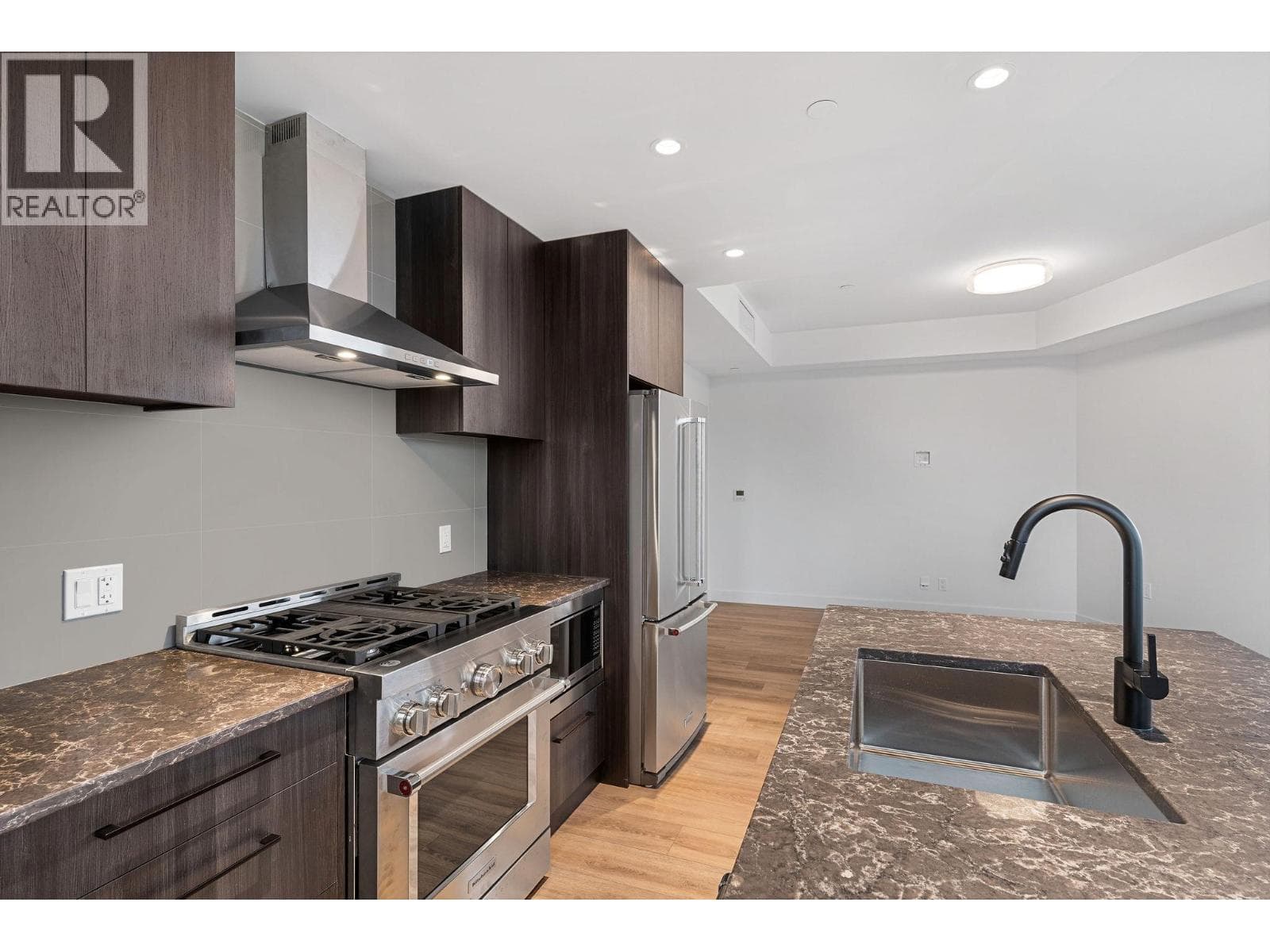 3051 Abbott Street Unit# 317, Interior REALTORS® — photo 4