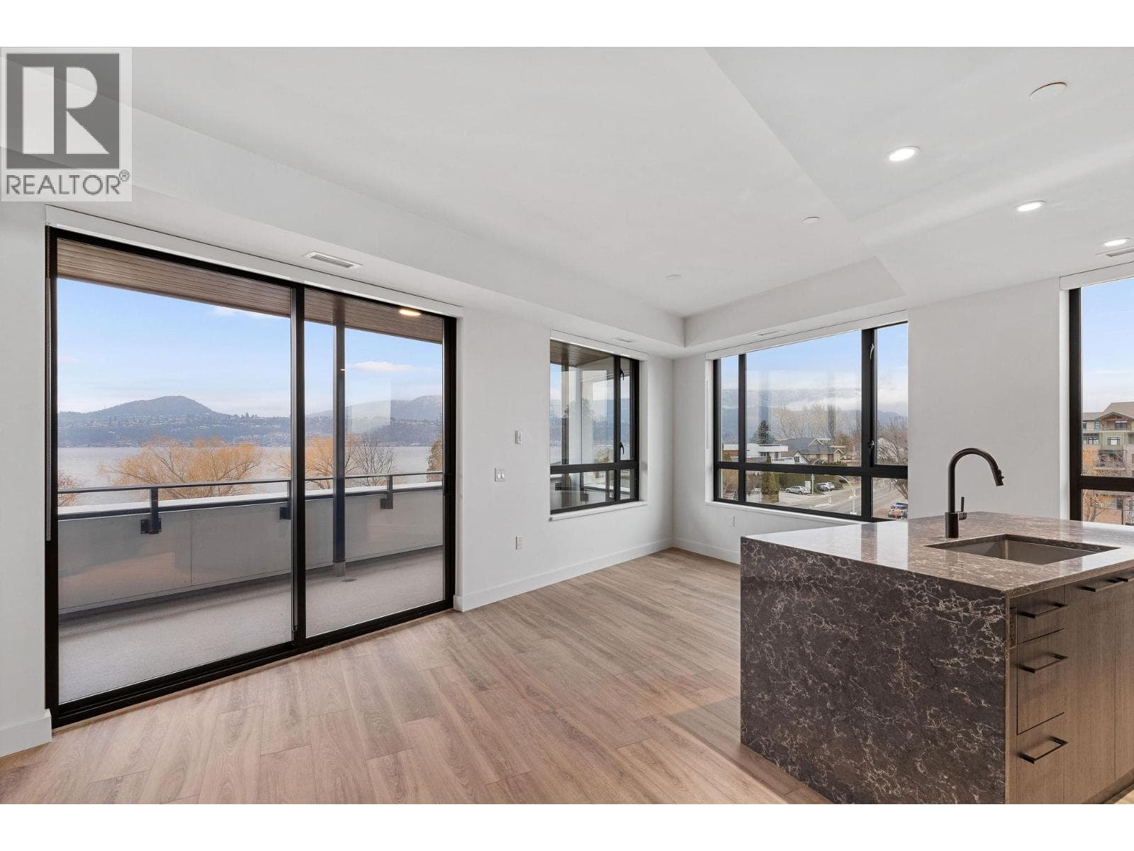3051 Abbott Street Unit# 317, Interior REALTORS® — photo 5