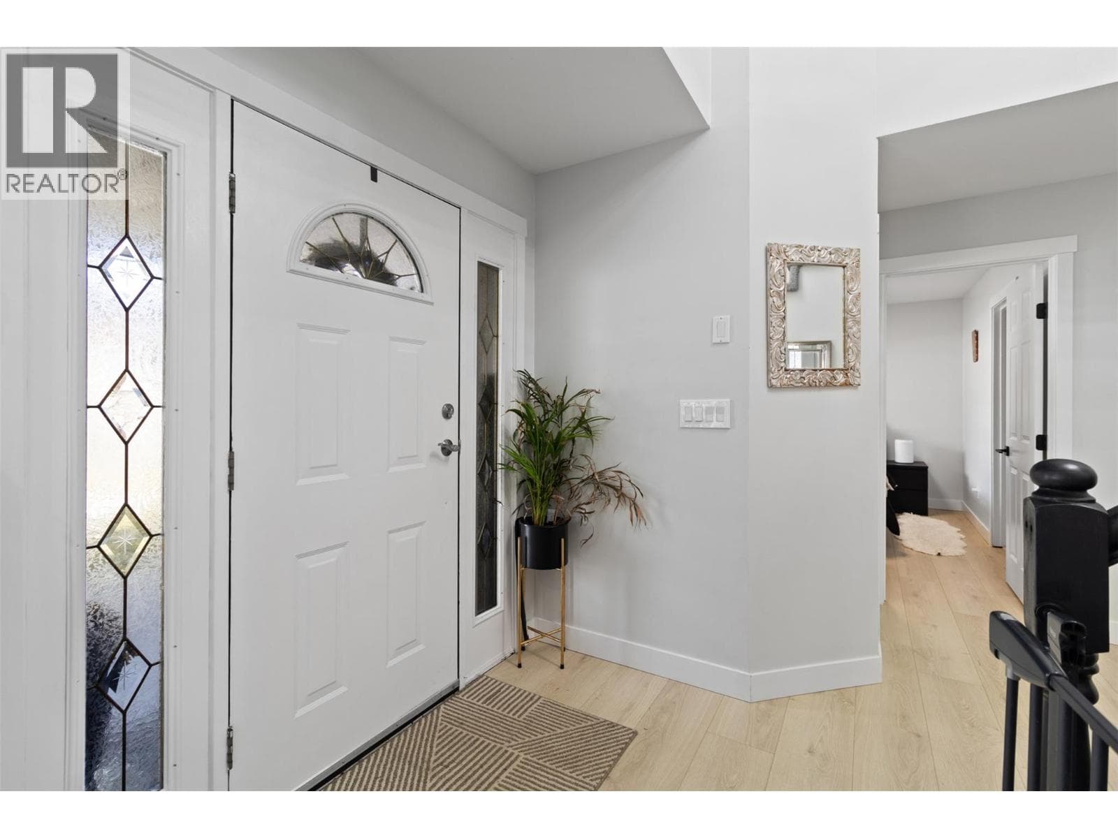 2134 BLACKWELL Avenue, Interior REALTORS® — photo 3