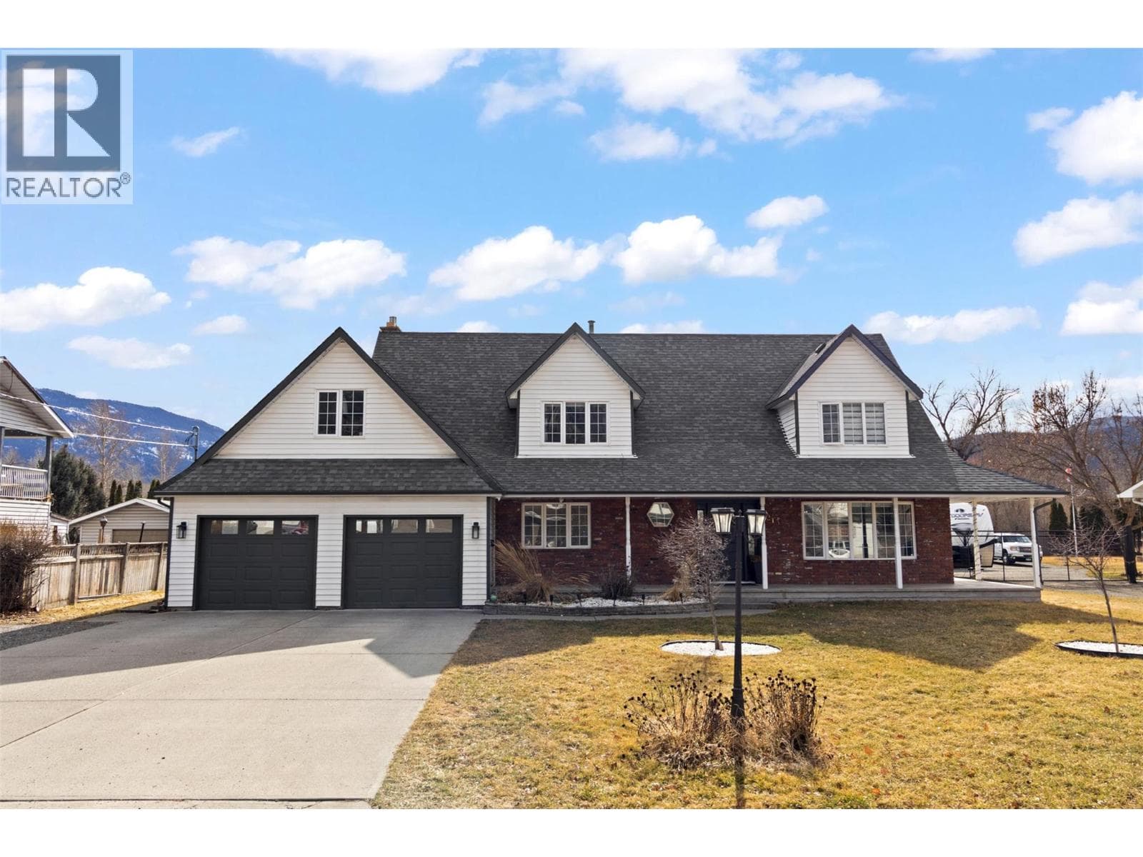 2134 BLACKWELL Avenue, Interior REALTORS®