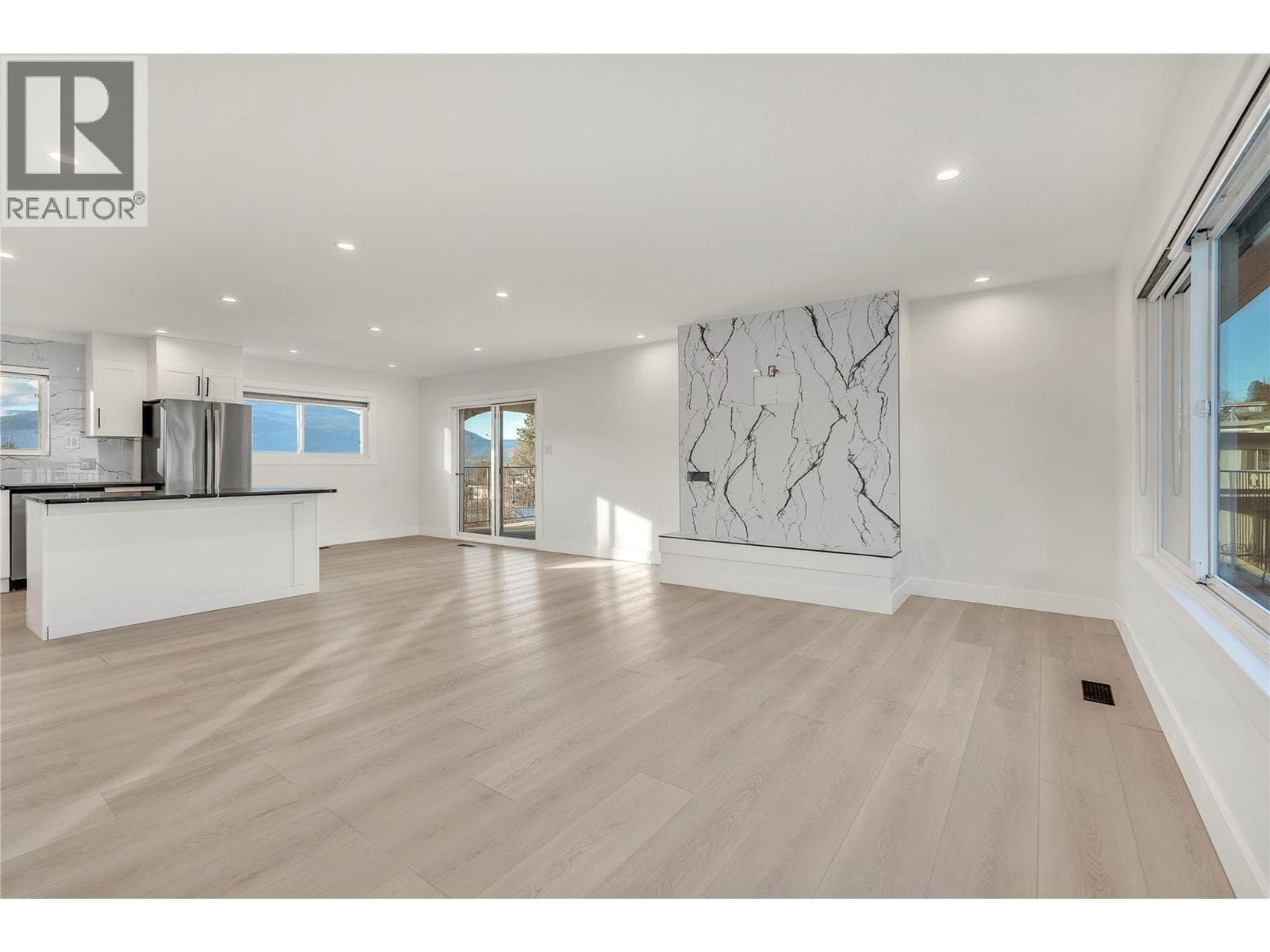 172 MACCLEAVE COURT, Interior REALTORS® — photo 5