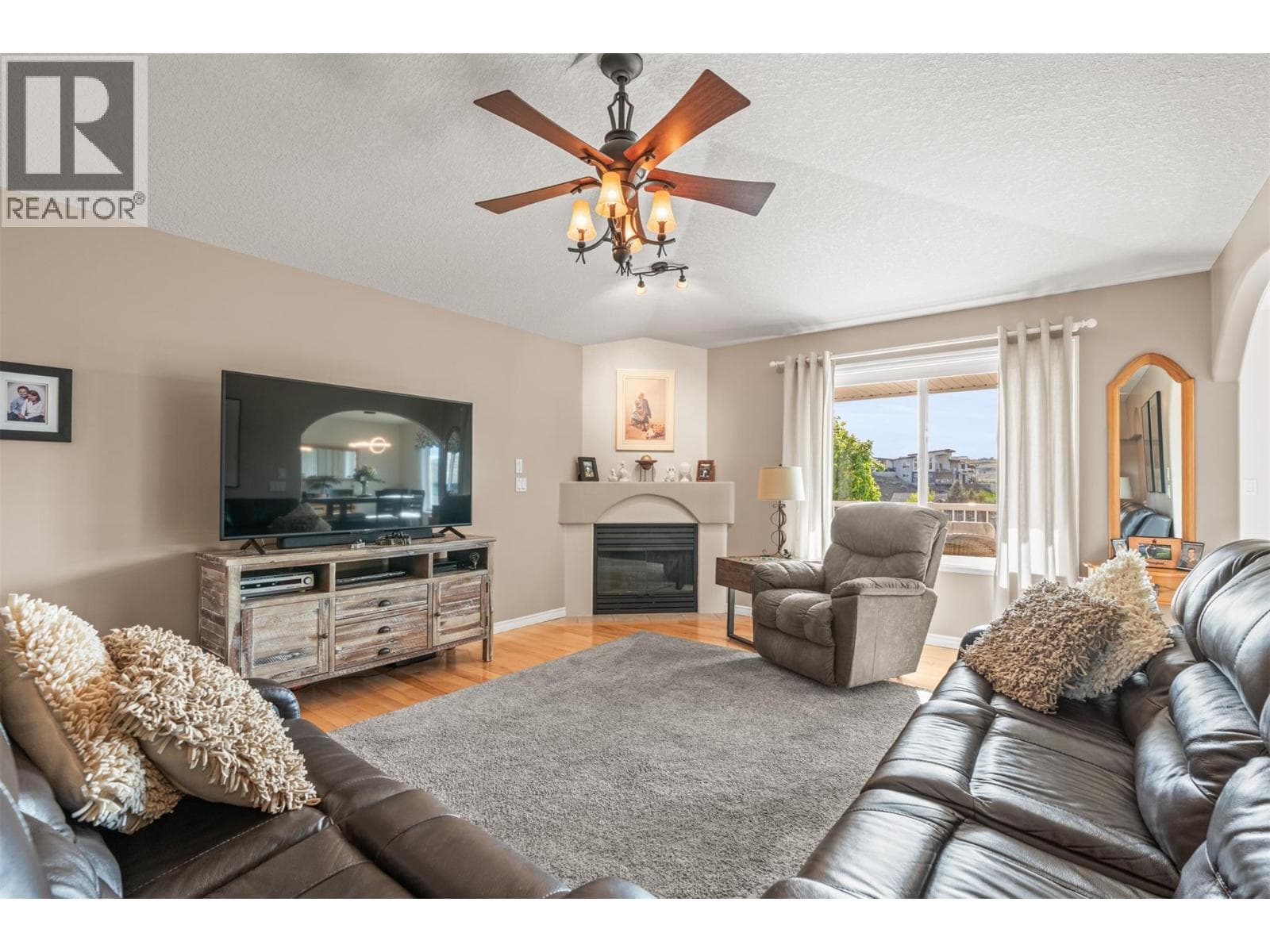 938 MOUNT BULMAN DRIVE, Interior REALTORS® — photo 5