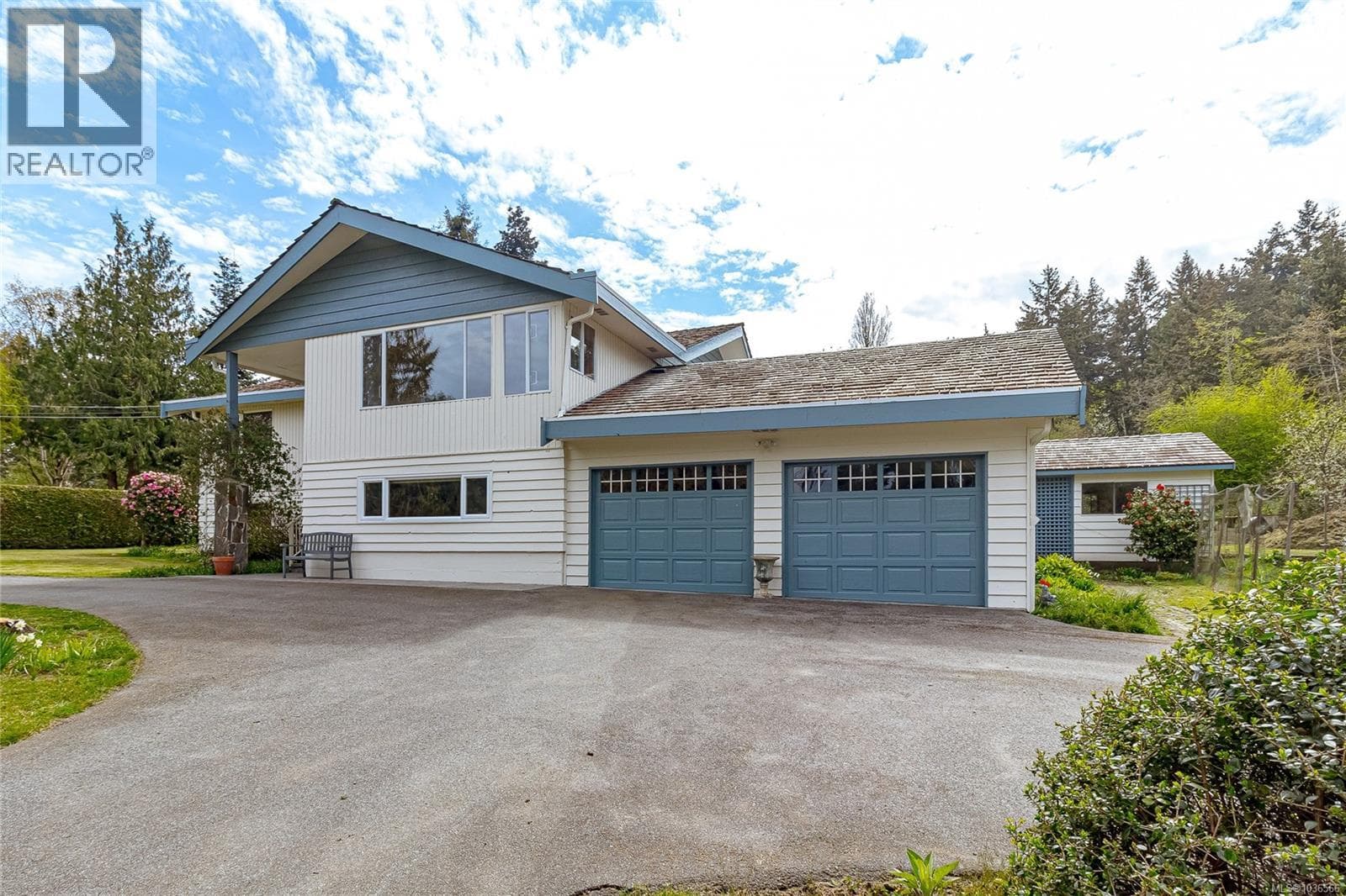 9723 Ardmore Dr, Victoria — photo 4