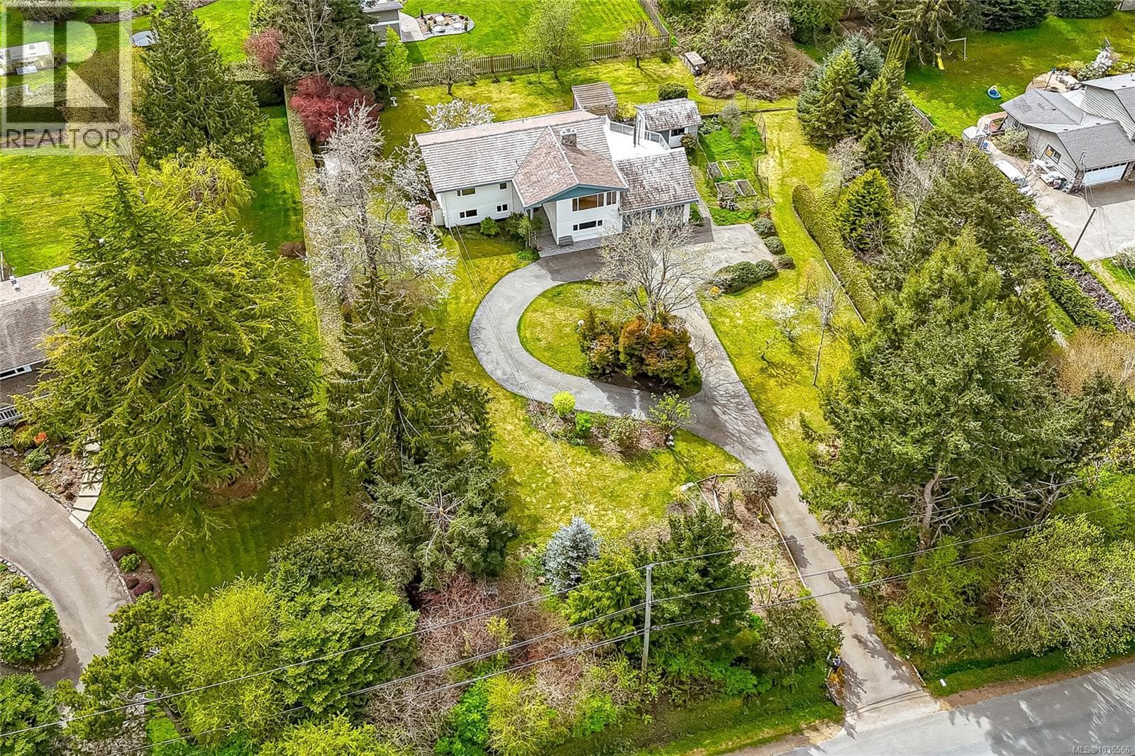 9723 Ardmore Dr, Victoria — photo 2