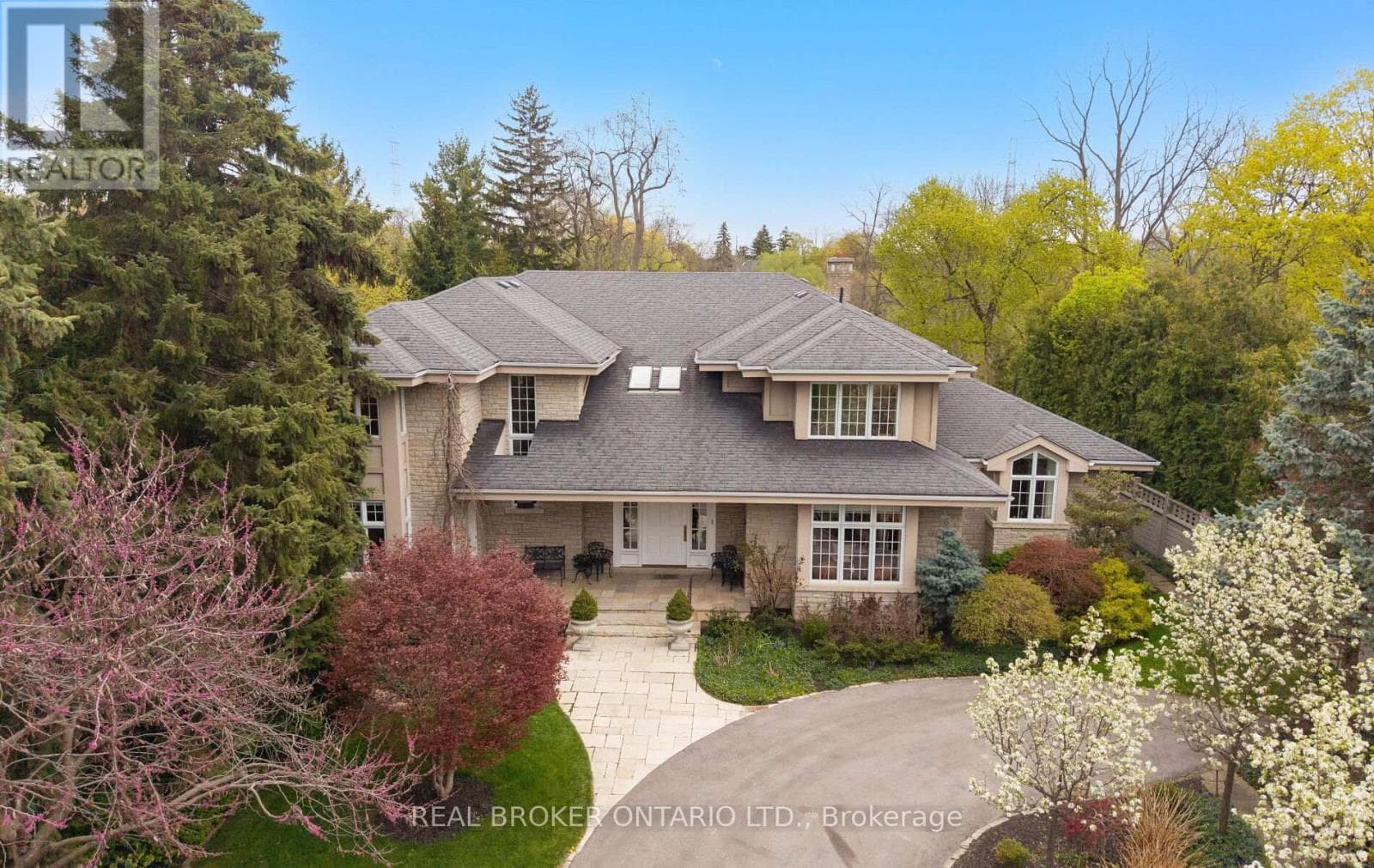 37 LORRAINE GARDENS, Toronto — photo 3