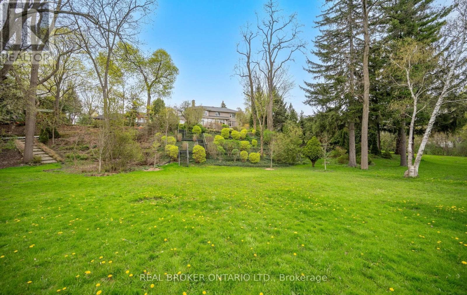 37 LORRAINE GARDENS, Toronto — photo 5