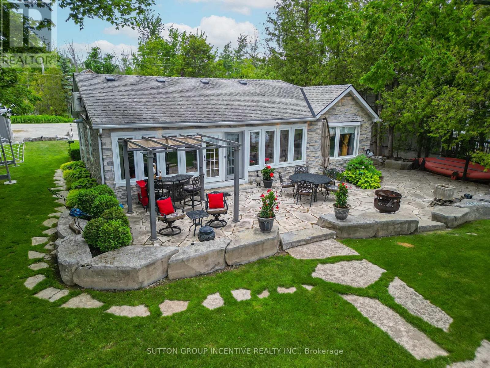 131 MINNETONKA ROAD, Toronto — photo 4