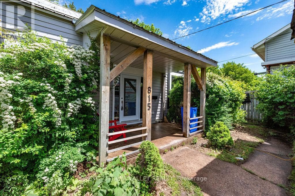 815 PEMBROKE STREET W, Renfrew County — photo 3