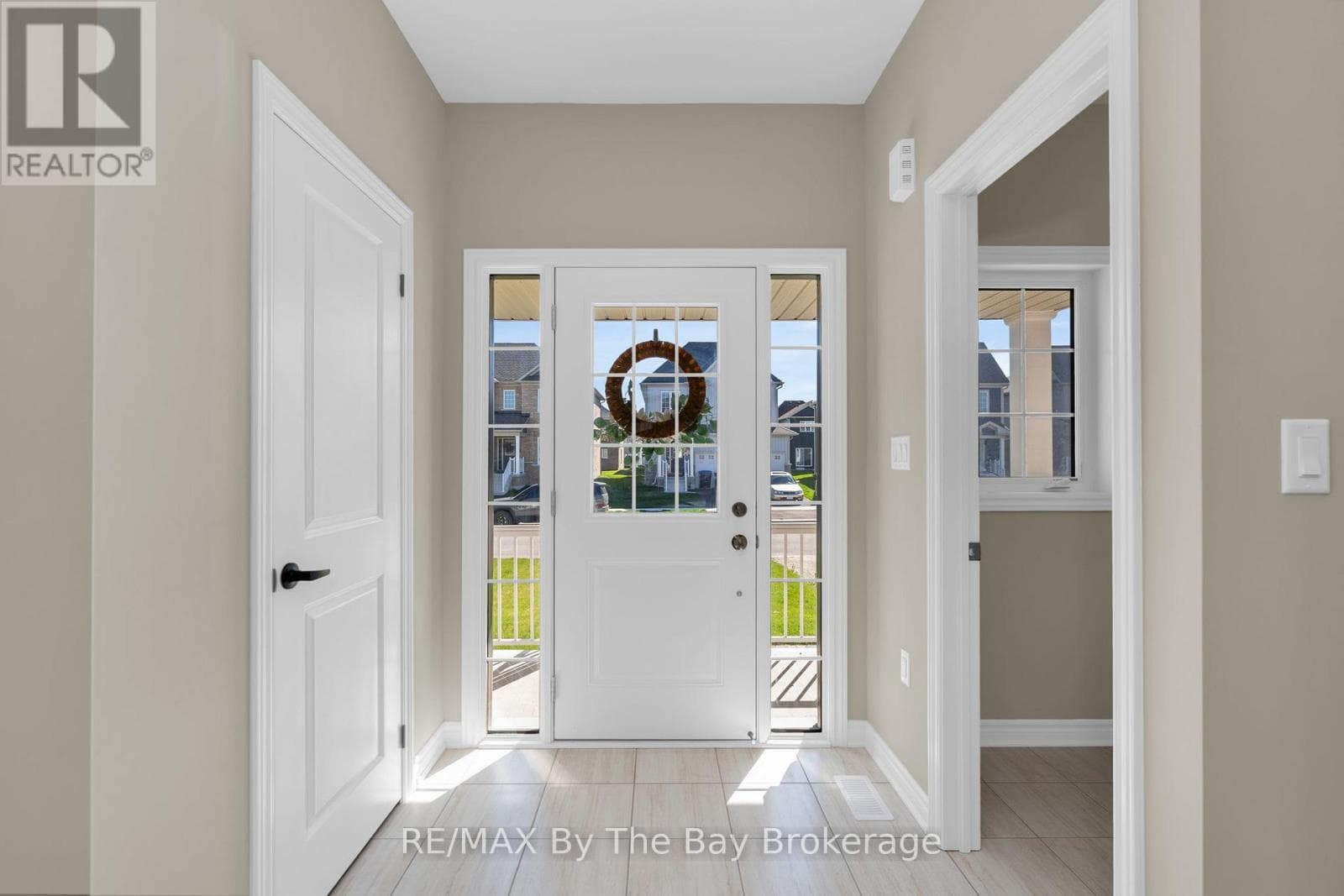 214 CUBITT STREET, OnePoint — photo 4