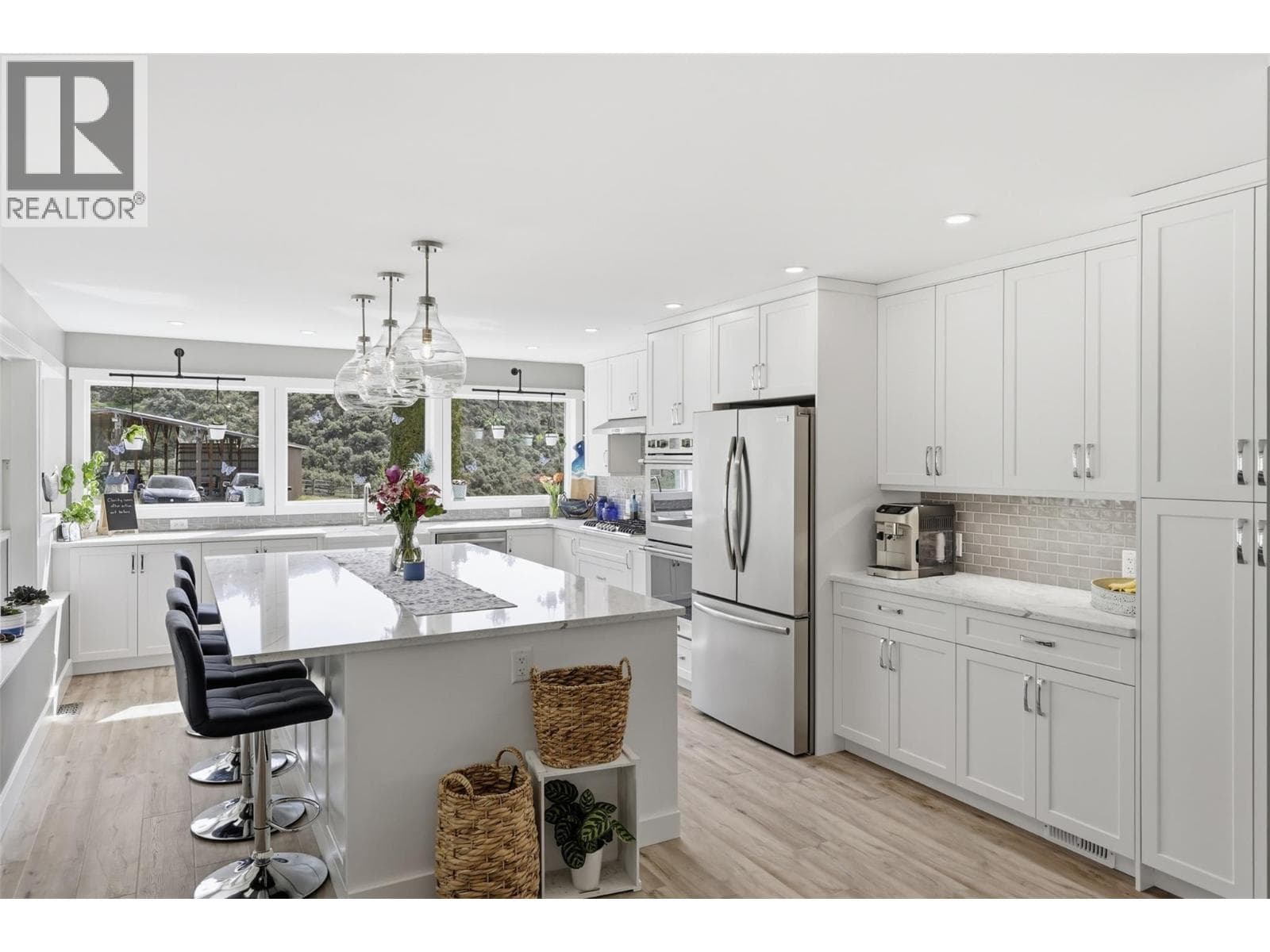 3335 SHUSWAP Road, Interior REALTORS® — photo 5