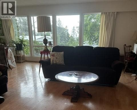 1951 Greaves Avenue, Interior REALTORS® — photo 4