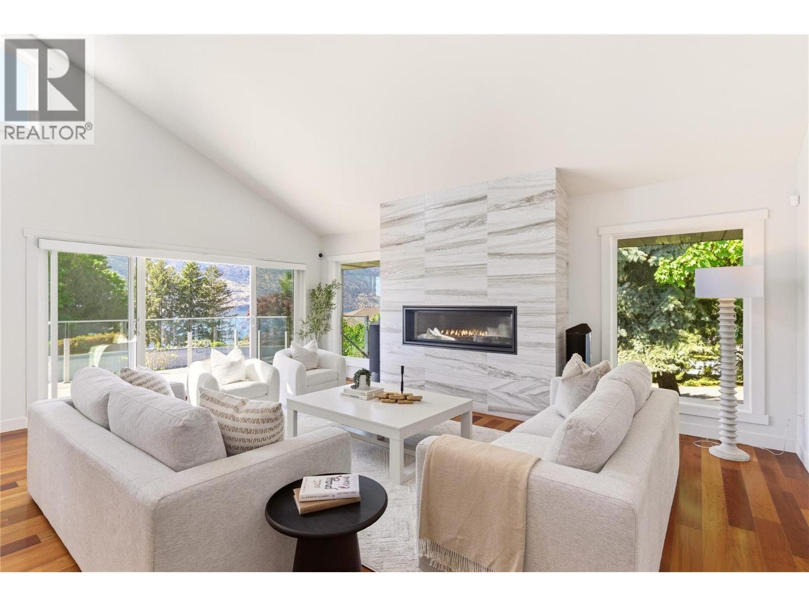 2090 BENNETT ROAD, Interior REALTORS® — photo 5