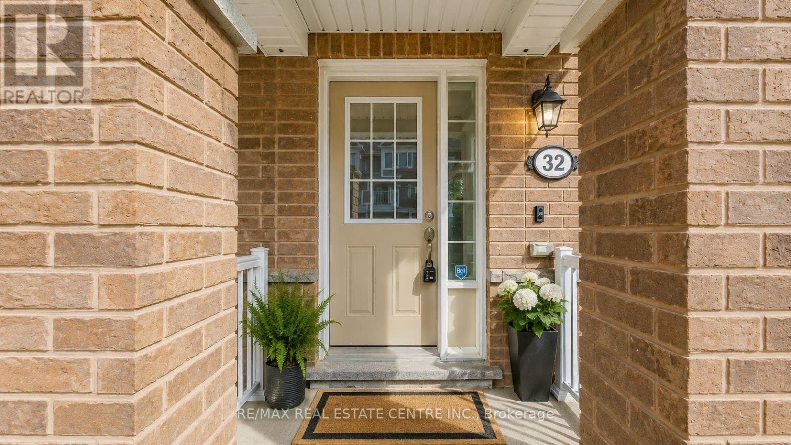 32 BLUEGILL CRESCENT, Toronto — photo 2