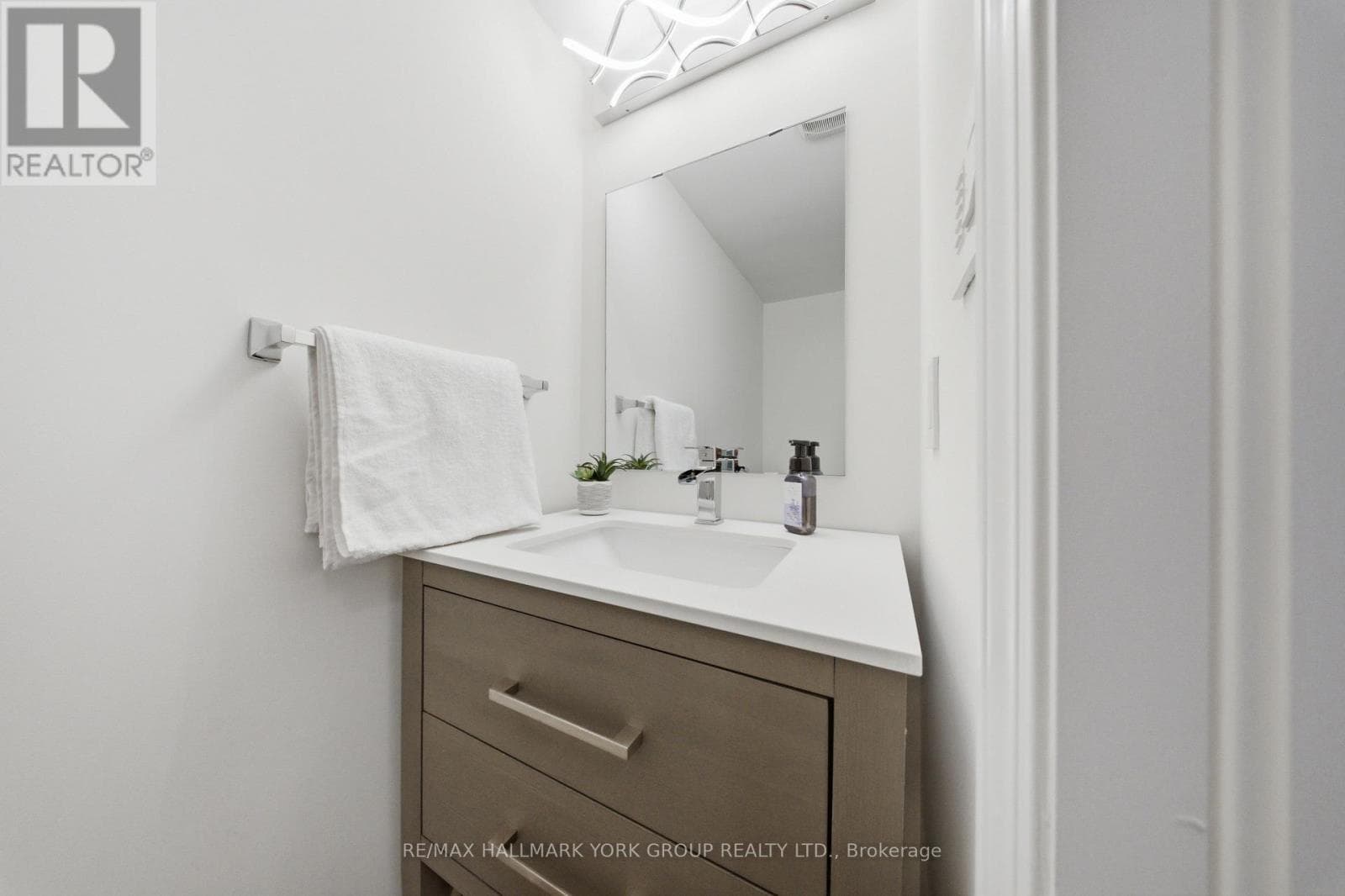 104 GORDON CIRCLE, Toronto — photo 5
