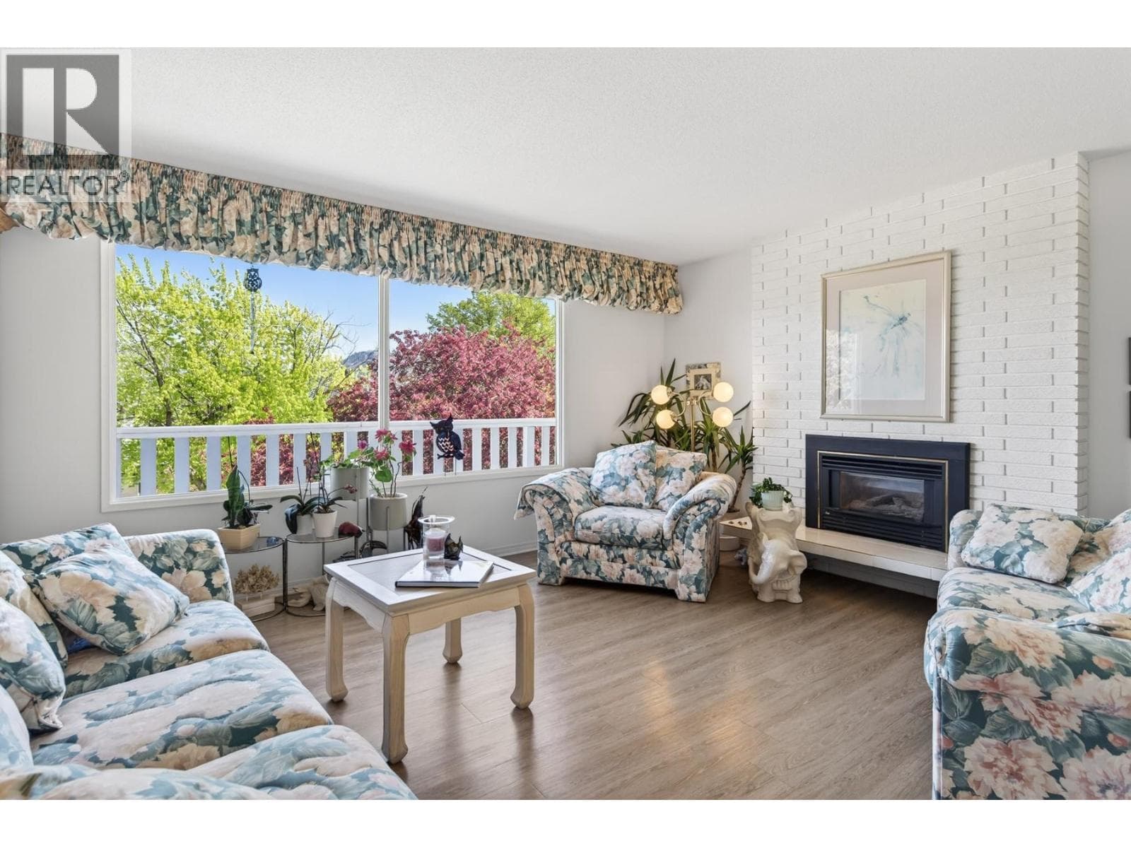 229 GREENSTONE DRIVE, Interior REALTORS® — photo 5