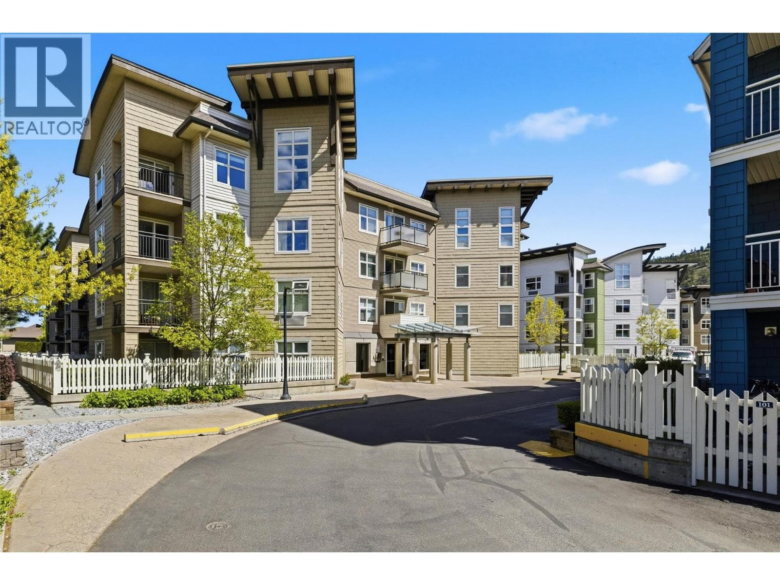 547 Yates Road Unit# 214, Interior REALTORS® — photo 2