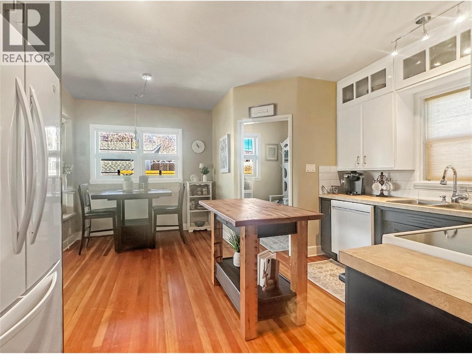 8704 72ND Avenue, Interior REALTORS® — photo 4