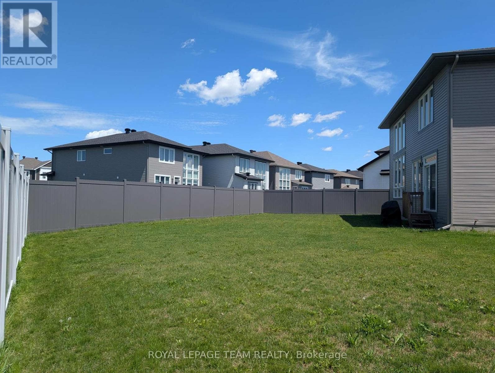 408 GIDRAN CIRCLE, Ottawa — photo 2