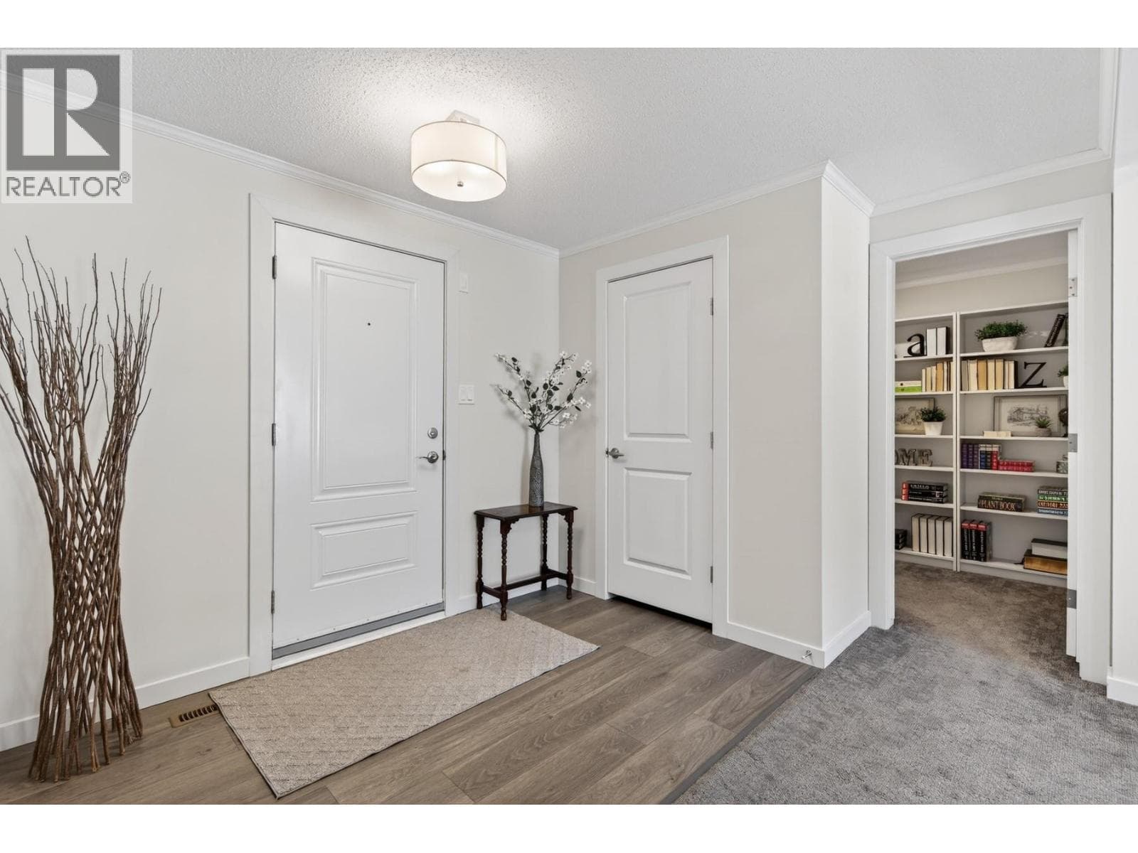 5005 RIVER Road Unit# 121, Interior REALTORS® — photo 3