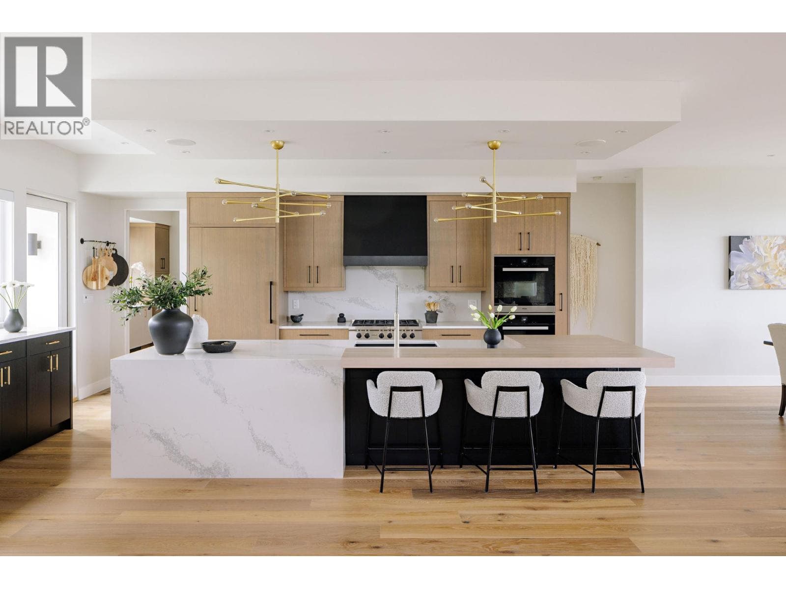 140 Oliver Place, Interior REALTORS® — photo 5