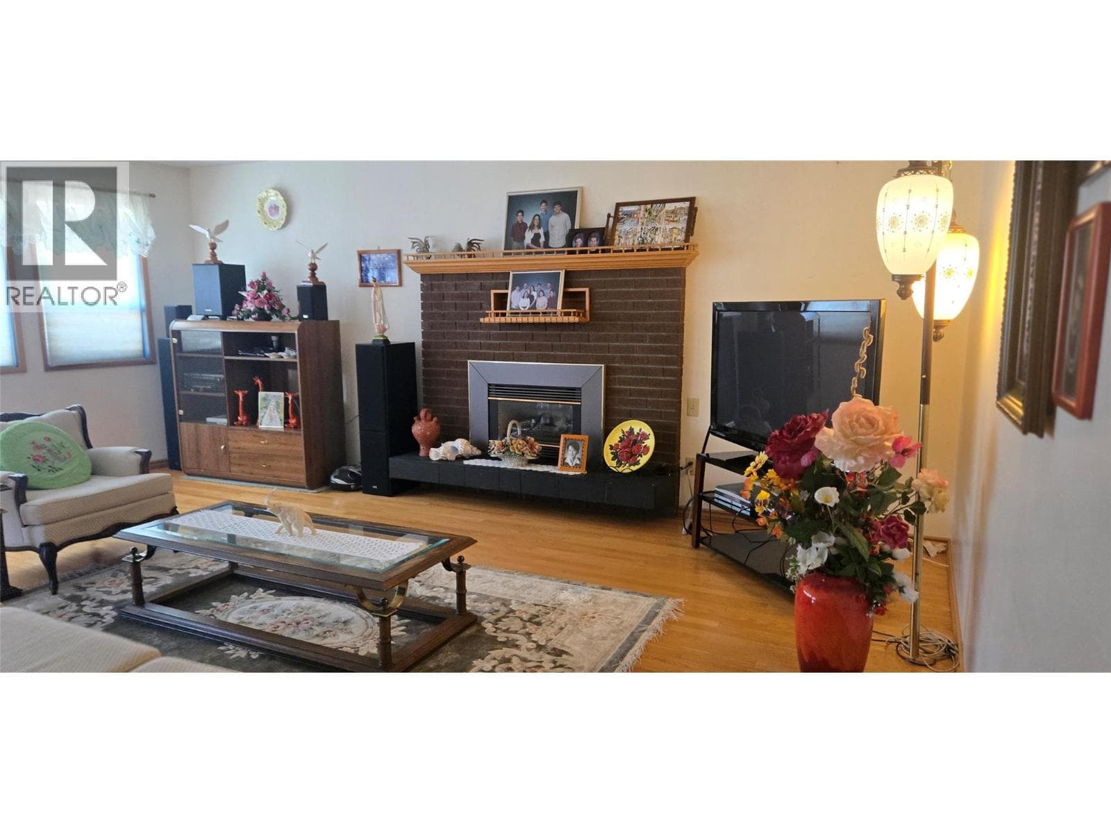 10 Spruce Court, Interior REALTORS® — photo 4