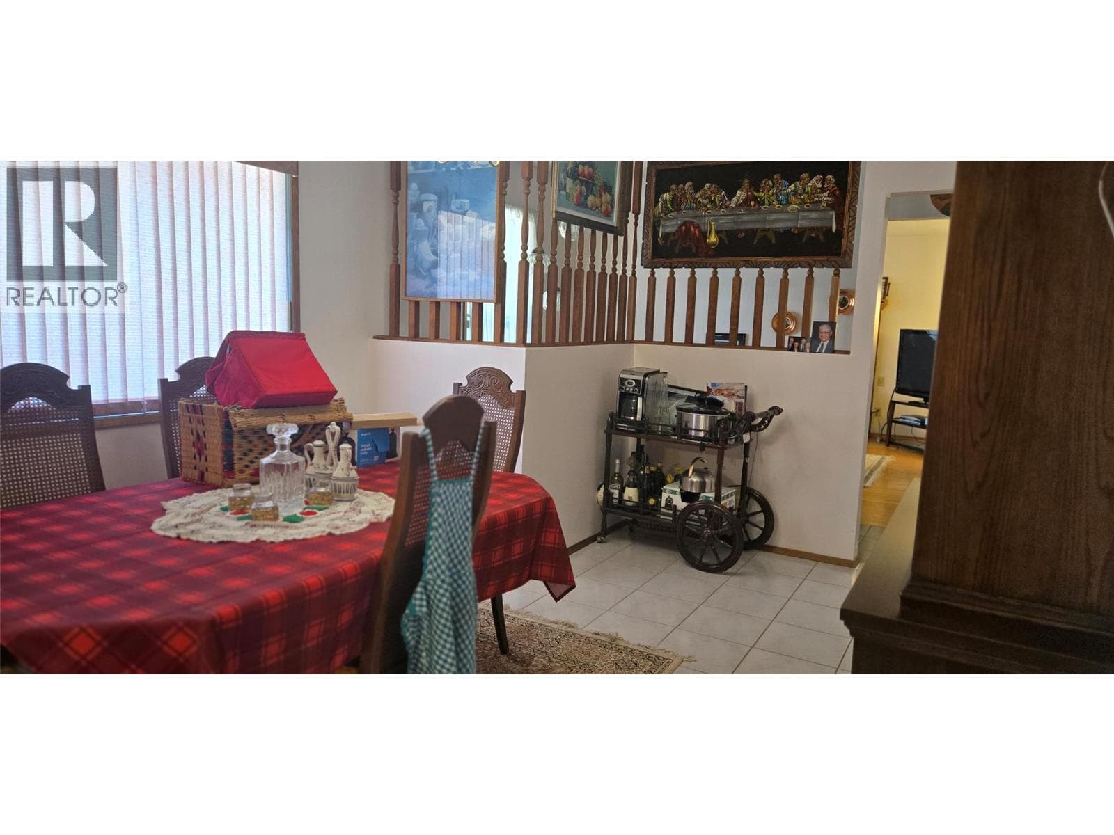 10 Spruce Court, Interior REALTORS® — photo 5