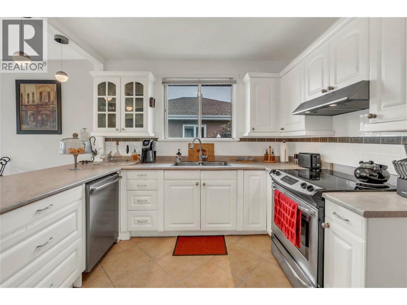 634 LATIMER STREET, Interior REALTORS® — photo 3