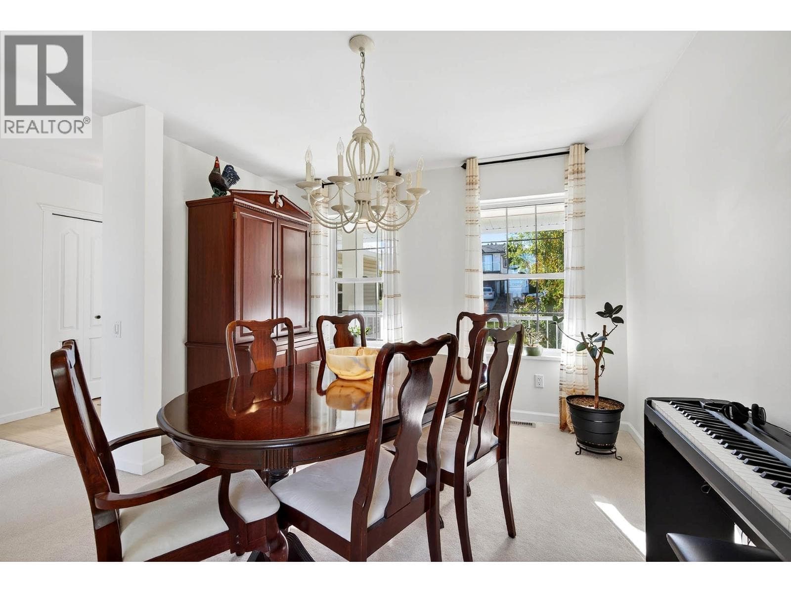 992 CANONGATE CRESCENT, Interior REALTORS® — photo 5