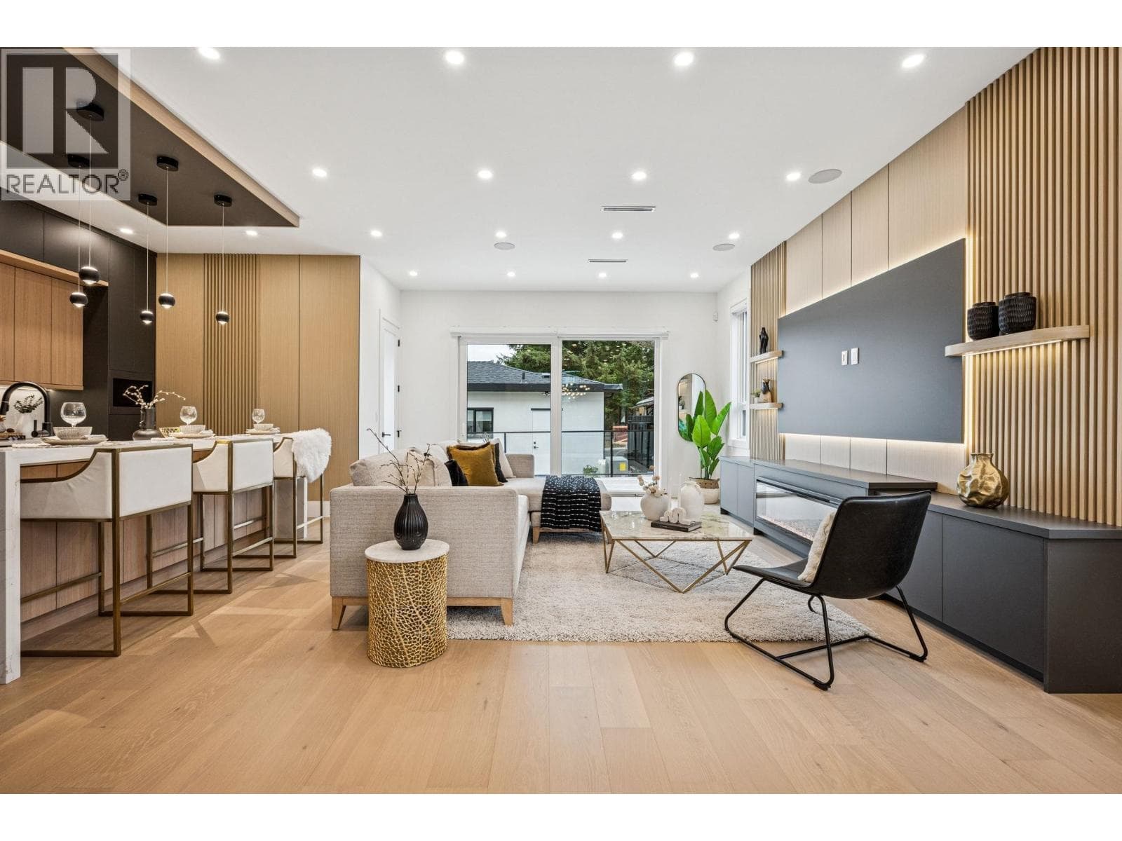 2 6362 CURTIS STREET, Greater Vancouver — photo 4