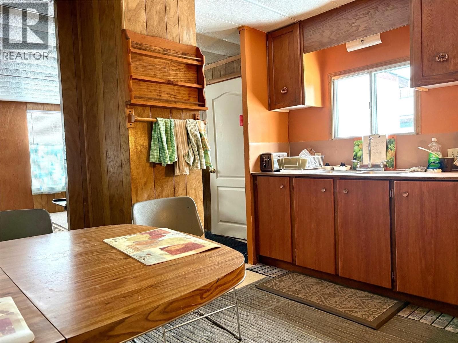 437 WILDWOOD ROAD, Interior REALTORS® — photo 3