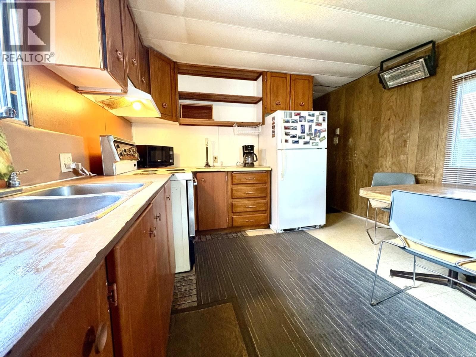 437 WILDWOOD ROAD, Interior REALTORS® — photo 4