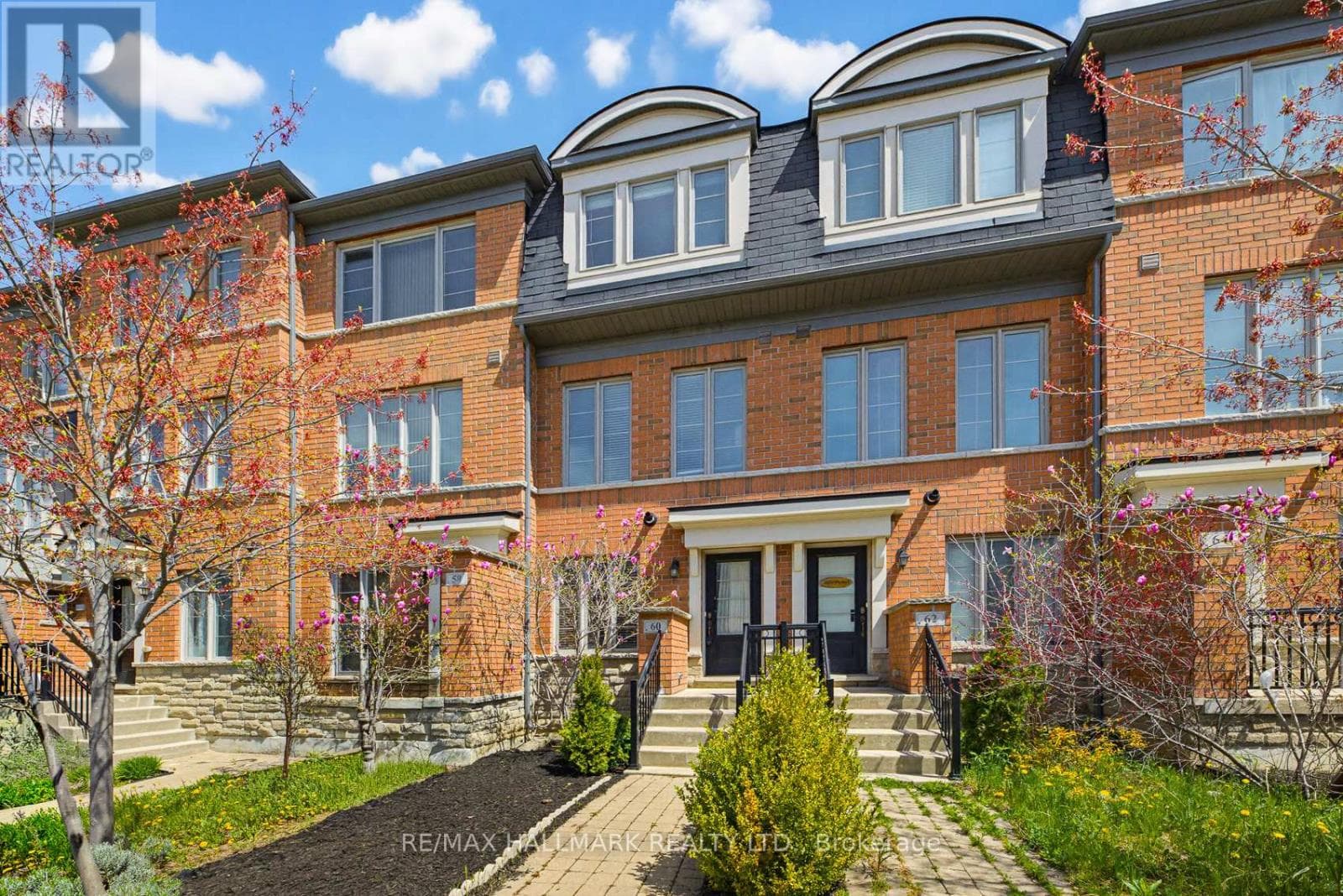 60 BELANGER CRESCENT, Toronto — photo 2