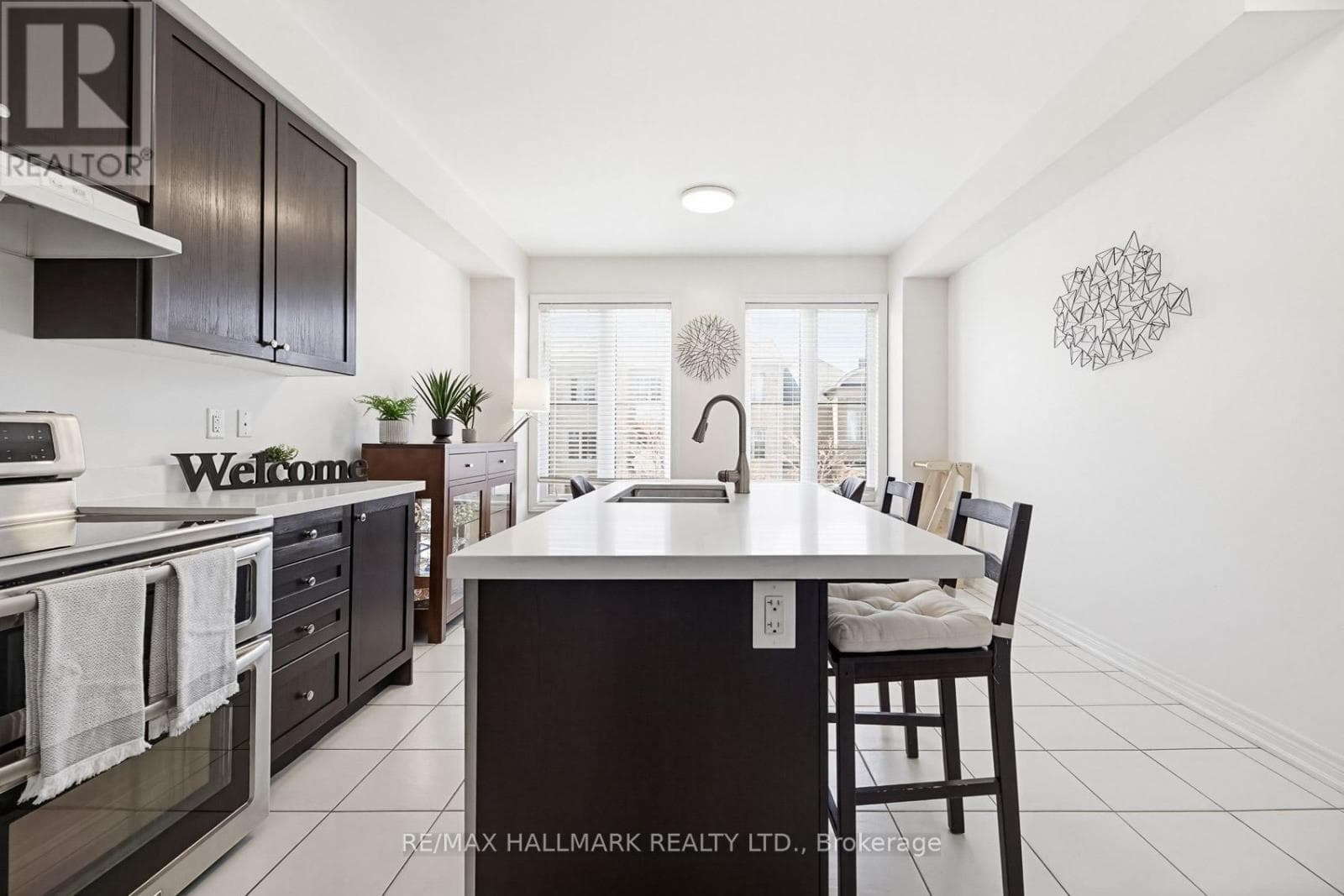 60 BELANGER CRESCENT, Toronto — photo 5