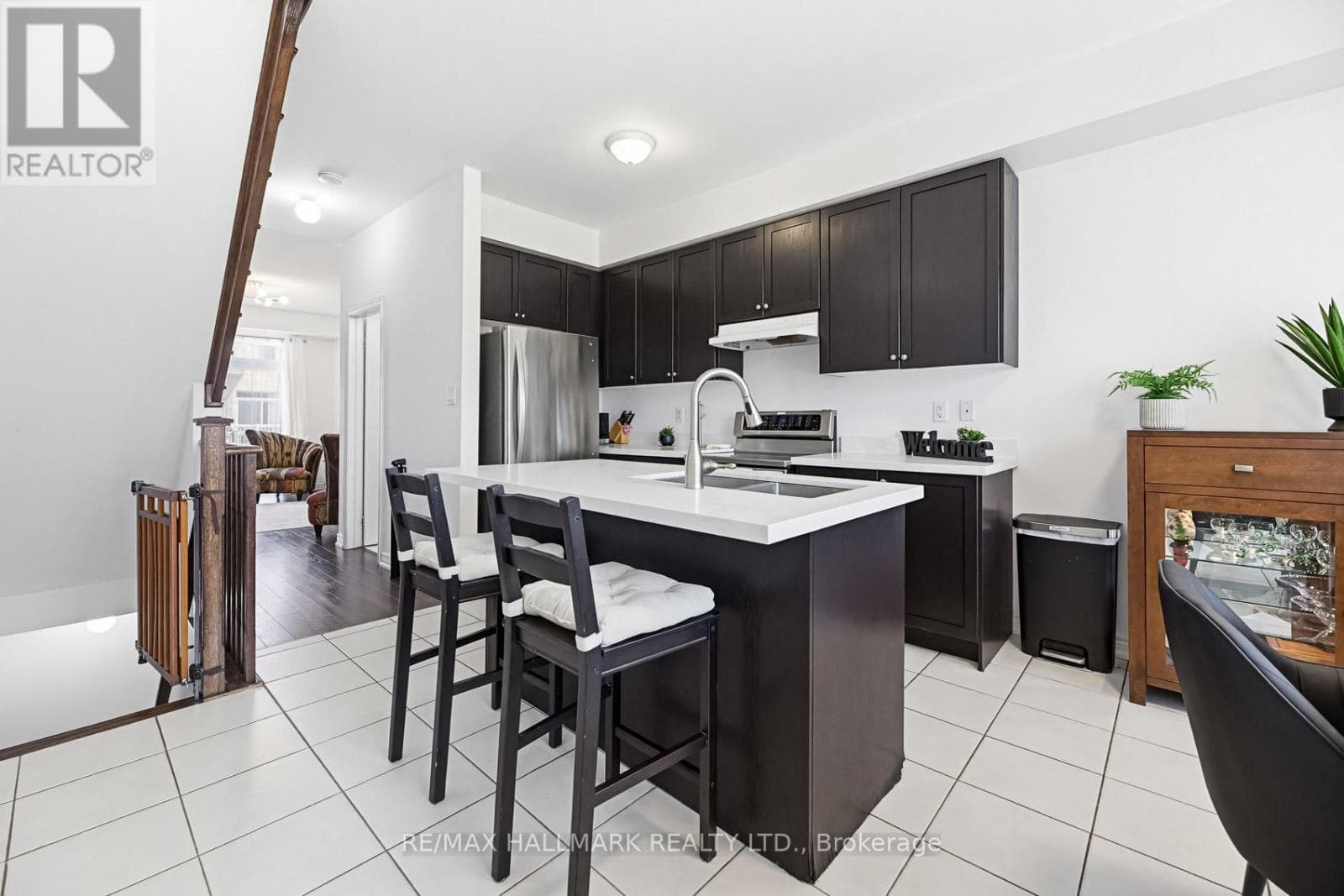 60 BELANGER CRESCENT, Toronto — photo 3