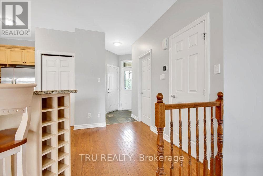 108 VILLAGEVIEW PRIVATE, Ottawa — photo 3