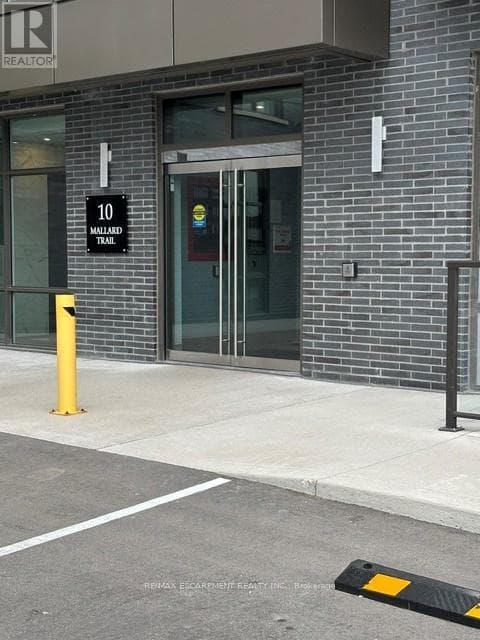 10 MALLARD Trail Unit# 527, Toronto — photo 2