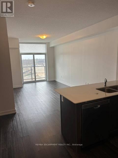 10 MALLARD Trail Unit# 527, Toronto — photo 5