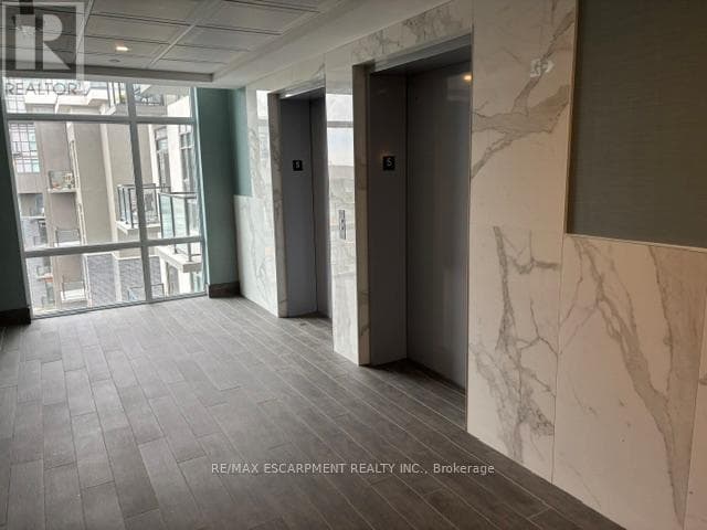 10 MALLARD Trail Unit# 527, Toronto — photo 3