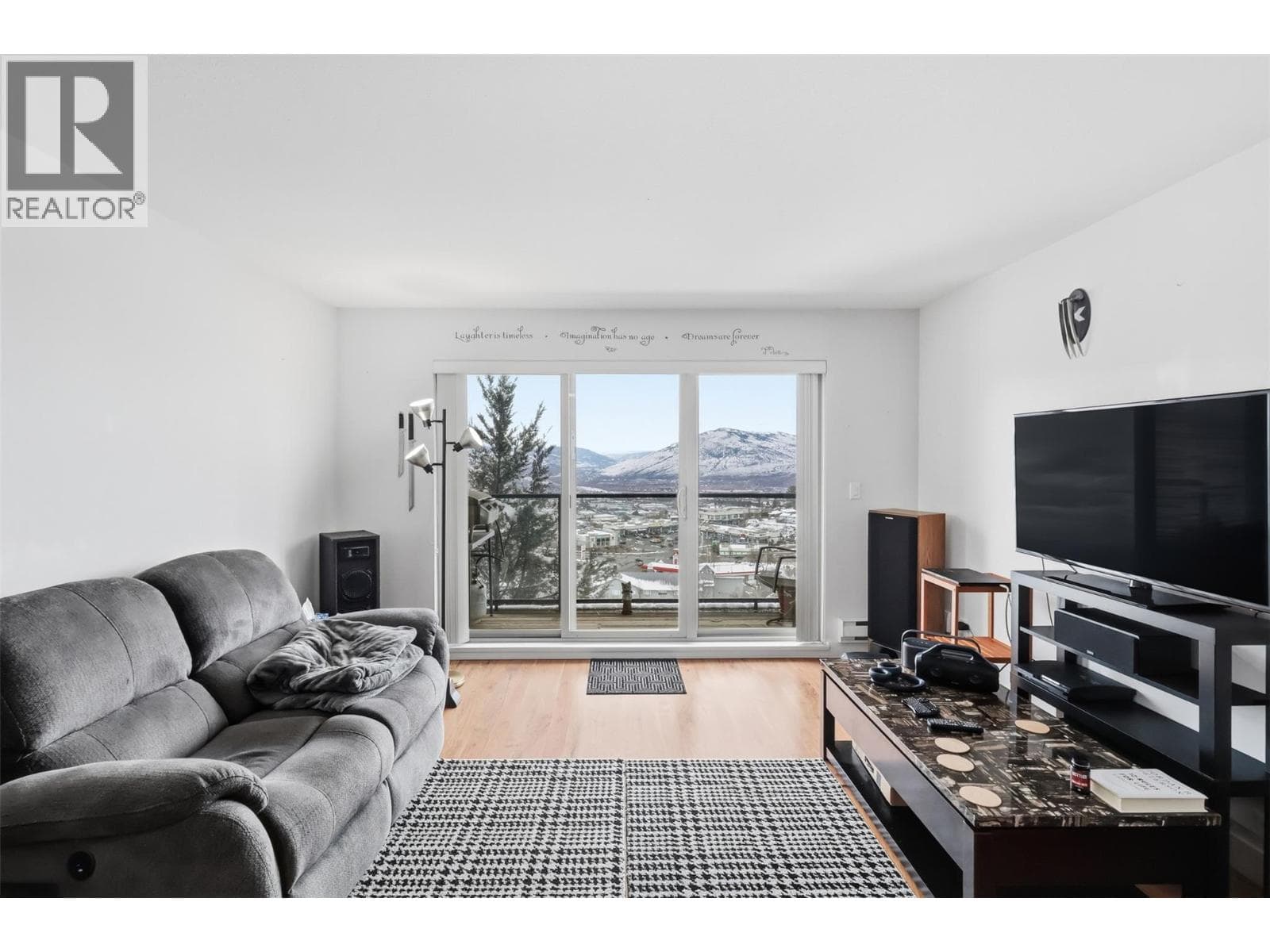 1110 HUGH ALLAN Drive Unit# 5, Interior REALTORS® — photo 4