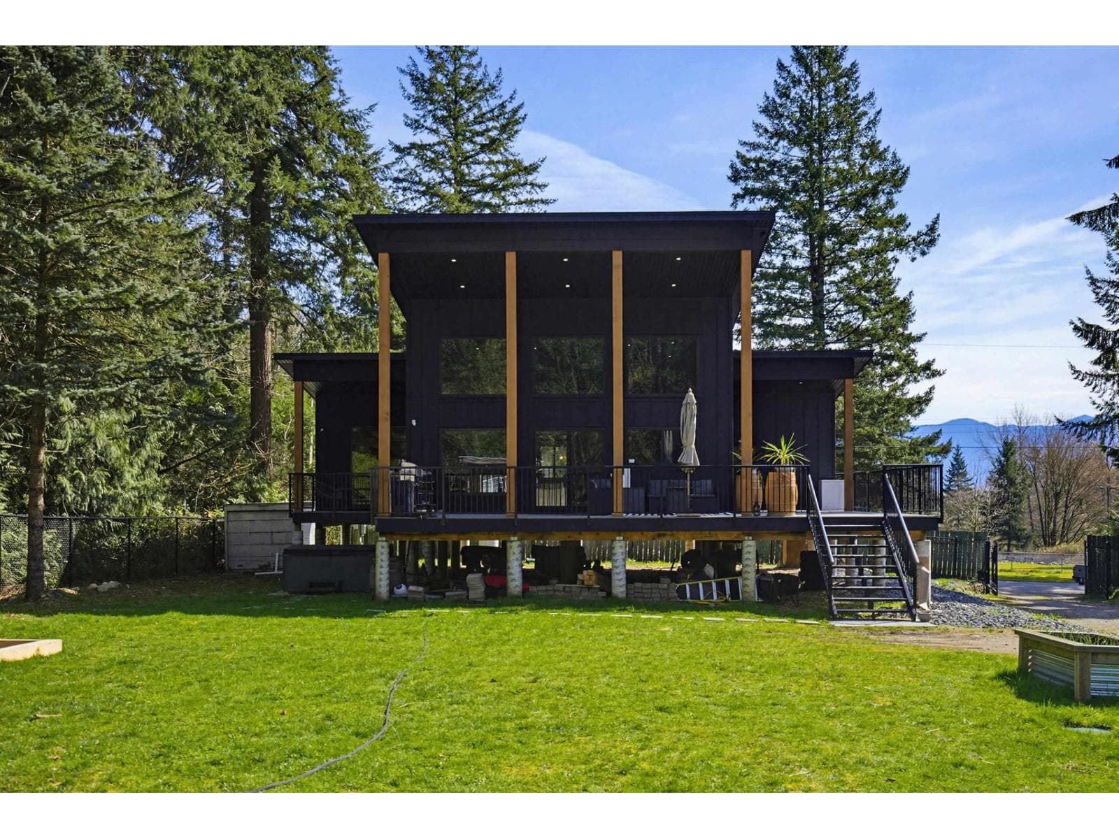 10377 NORTH DEROCHE ROAD, Fraser Valley — photo 2