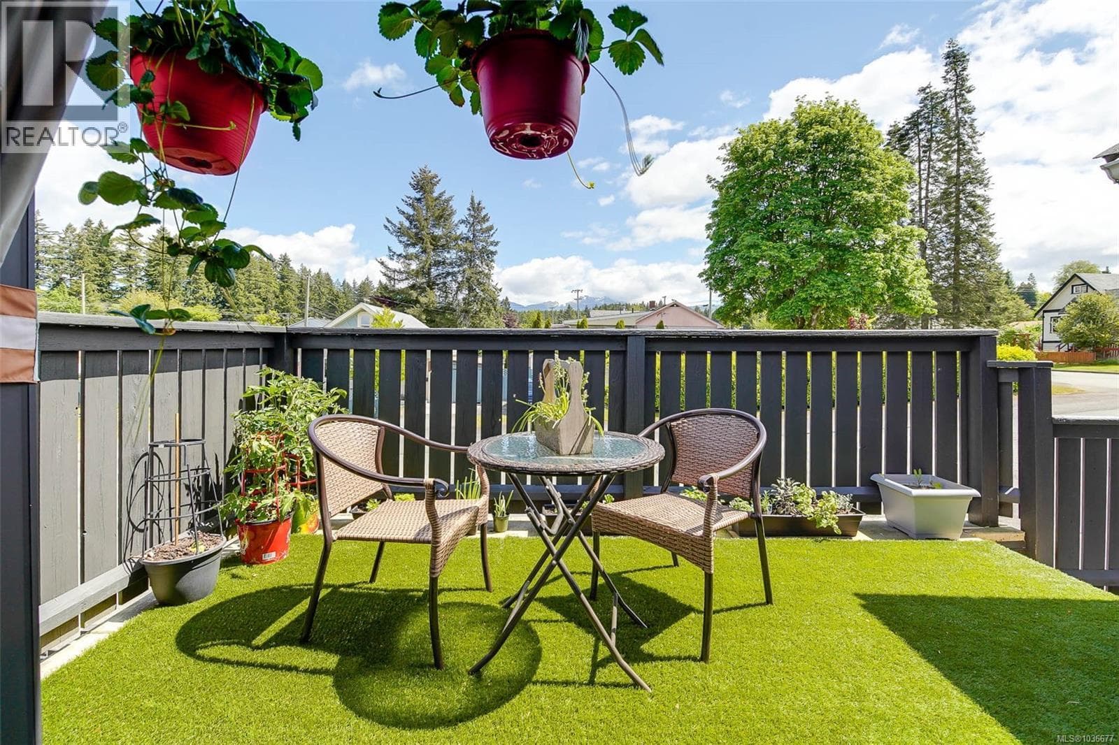 4703 STRATHERN STREET, Vancouver Island — photo 3