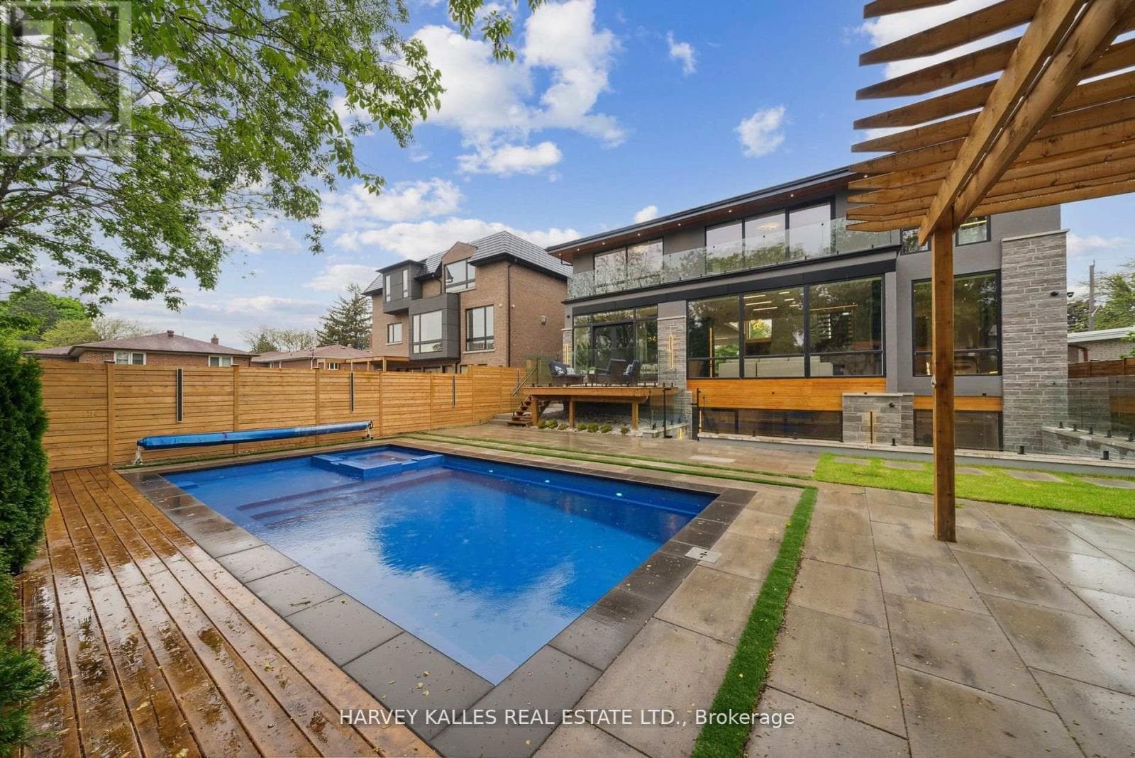 139 NEWTON DRIVE, Toronto — photo 2