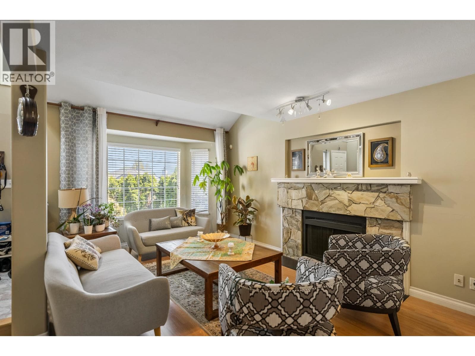 1410 MOUNTAINVIEW COURT, Greater Vancouver — photo 2