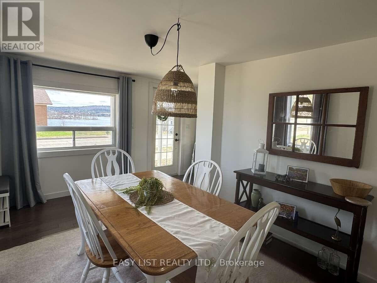 104 SIBERIA ROAD, Ottawa — photo 2