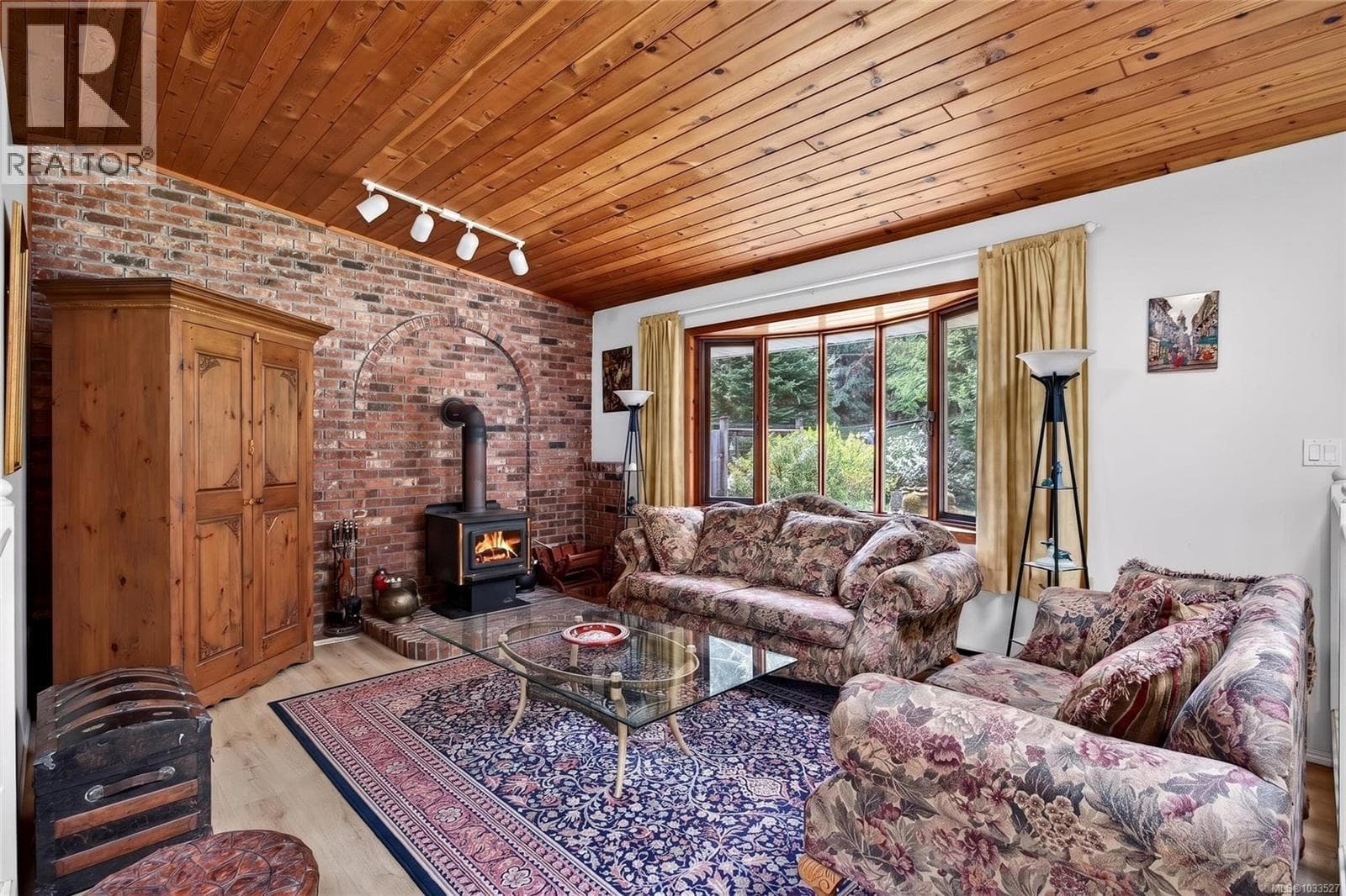 140 Quarry Dr, Victoria — photo 4