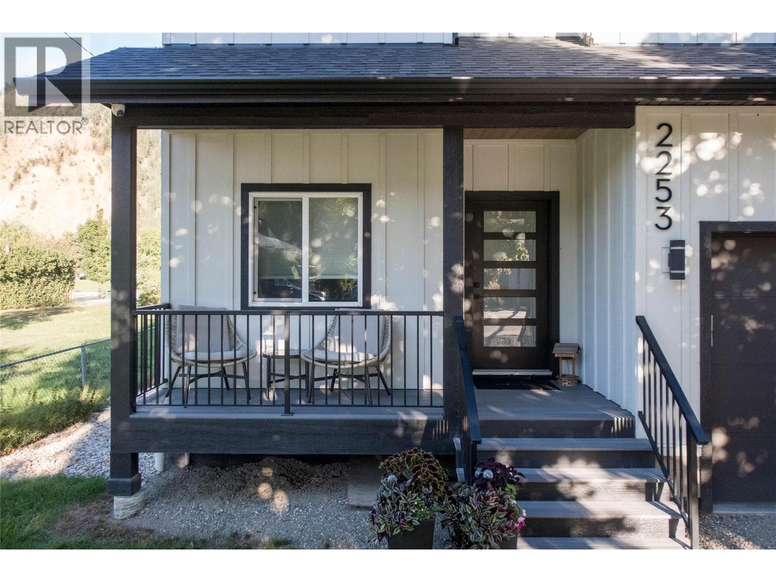 2253 SHUSWAP AVENUE, Interior REALTORS® — photo 4