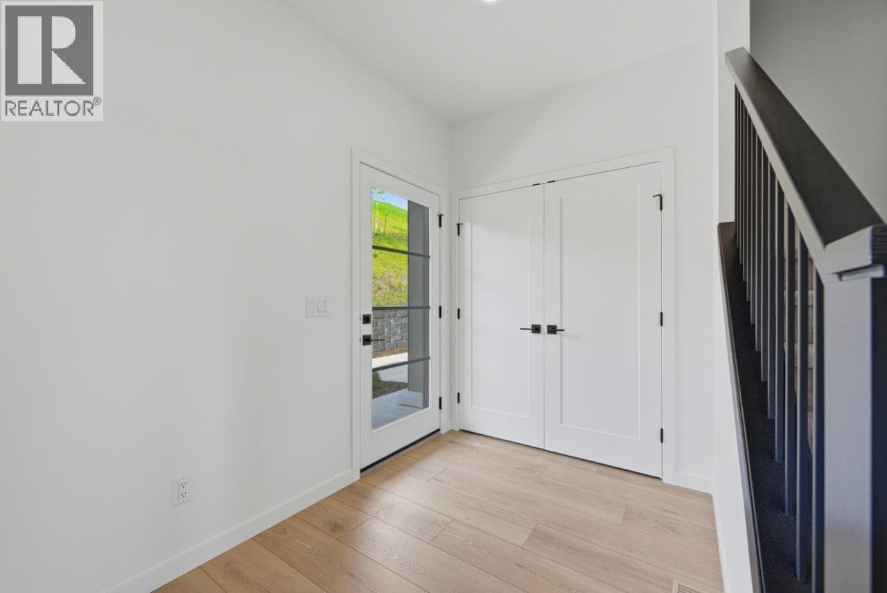 7599 Klinger Road Unit# 6, Interior REALTORS® — photo 4