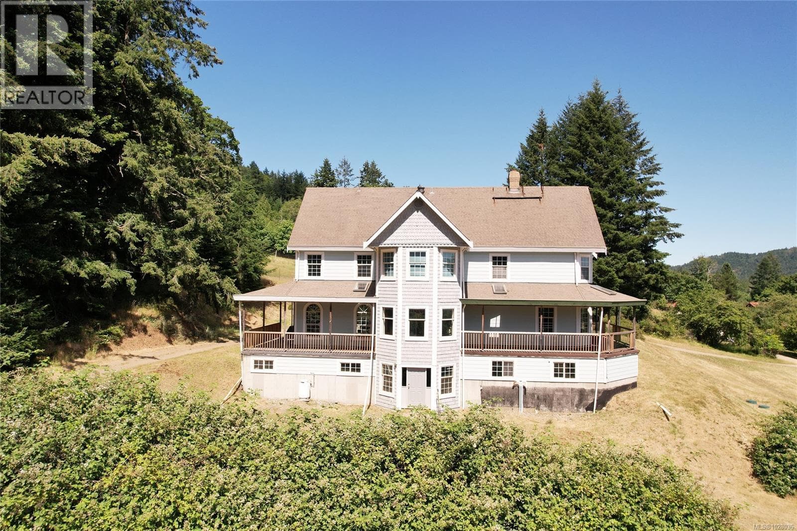 1832 Fulford-Ganges Rd, Victoria — photo 2